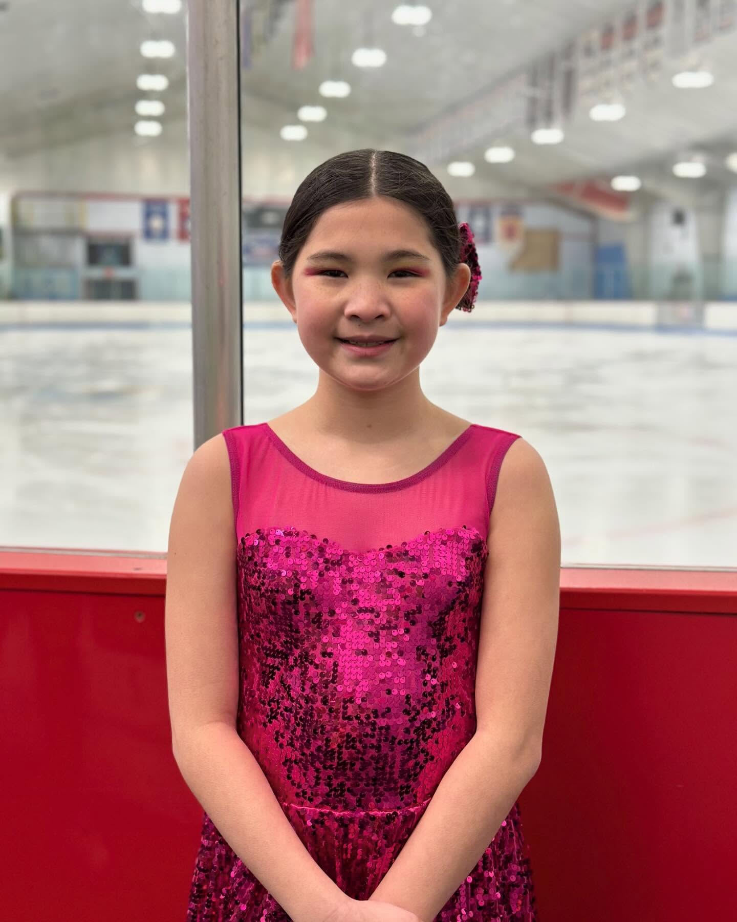 Kat rocked her new Barbie themed program at the 2024 South Shore Open today bringing home a silver medal 🥈 She competed in the new USFS Aspire 2 level and we are excited for her to compete again next weekend ⛸️🩵
#NESC #NESCsoloist #figureskating #2024southshoreopem #southshoreopen #aspire2 #freeskate #barbie #competition #norfolkma #norfolkarena #iceskating #figureskater #usfsa