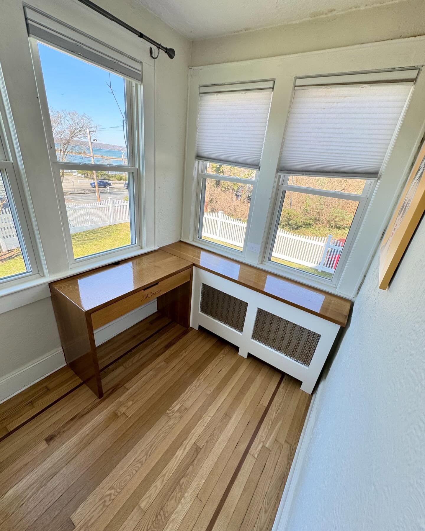 Just installed this beautiful white oak custom desk for one of our high profile clients in cold spring harbor. Soft close slides , connected to a radiator cover ( removable top to bleed the valve) stained with “natural” and 3 coats of high gloss spar urethane sprayed. email all plans / inquiries to Elitemillworkllc@gmail.com we would love to chat about your next project !
#custom #woodworking #cnc #whiteoak #6/4 @robertsplywood @inventables #contractor #homedesign #officedesign @thisoldhouse