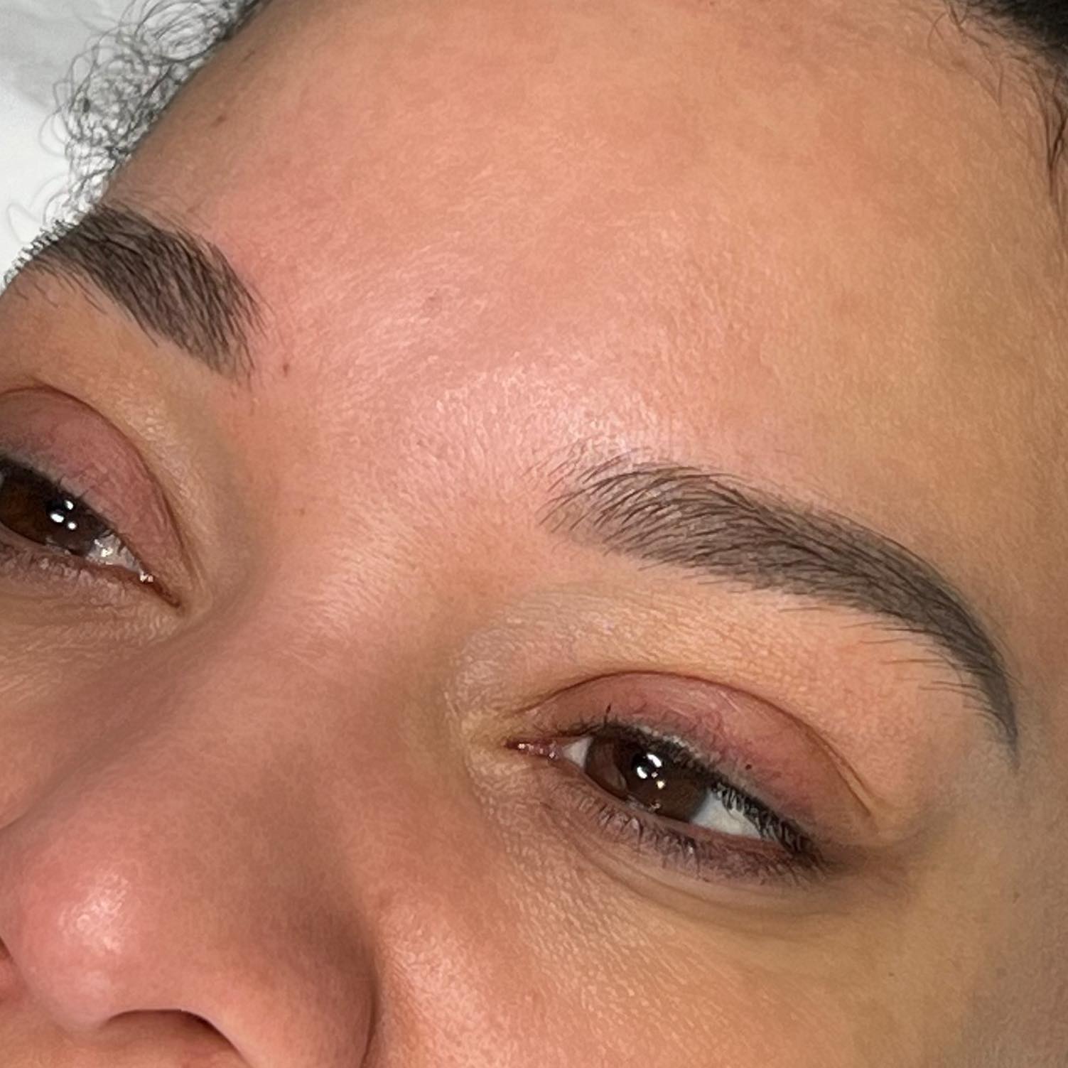 OMBRÉ 🤍 this beauty came back for a yearly boost. This was before I touched them. How nice do they look. We added a little bit more to the shape, I forgot the after photo 🙈.
________________________________________
PMU SPECIALIST / BROWS / LIPS / EYELINER
For all bookings, pricing and FAQ’s please visit the website:
🖥 www.la-bellecosmetics.co.uk
📍Orpington, Kent
📲 07540386118
📧 leanne@la-bellecosmetics.co.uk
________________________________________