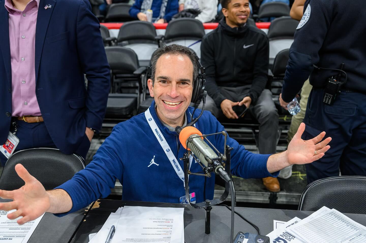 Thanks @georgetownhoops for the best seat in the arena as we ushered in the Coach Cooley era. Hoya Saxa!
📸 @rsuanes
#hoyasaxa #bigeast #collegebasketball #emcee #washingtondc #georgetown