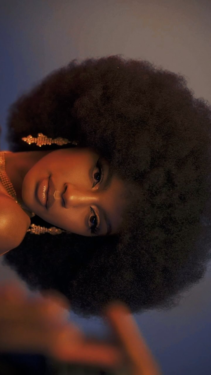 Love Hangover🌹 “ I know you love this feeling”
Shot & edited by me
Muse @eboneedavis
Creative director / Photographer @jordanviision
MUA @aysha_tbp
Lighting tech @miked.shotme
Location @sotastudioss
So I made behind the scenes look like a movie, grab your popcorn 🍿