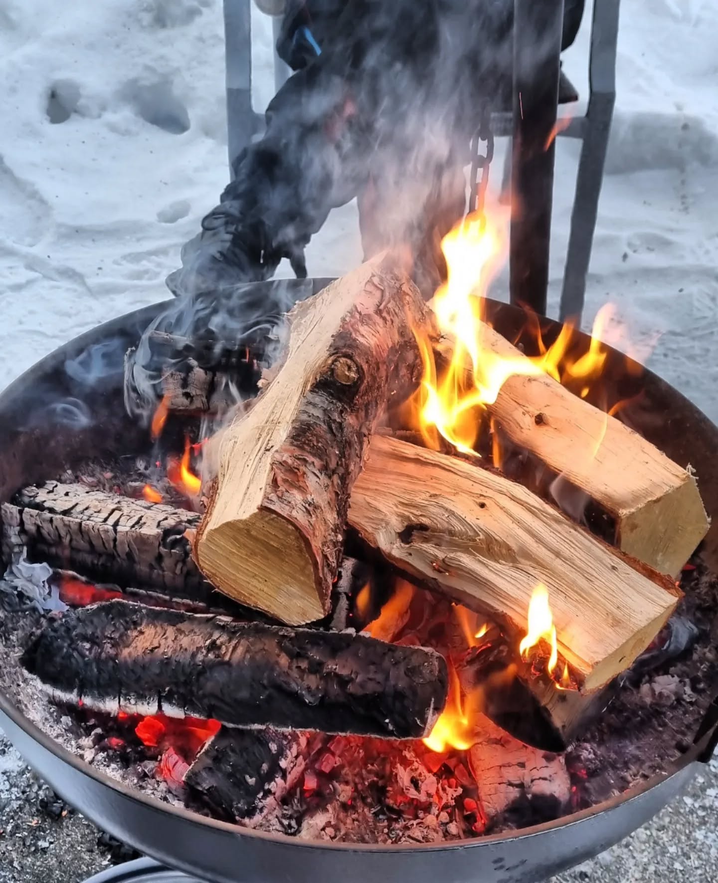 Bålpanna - varme, samlingspunkt og trivsel 🔥
Vi er god på #uterehabilitering og #fellesskap
Hver uke har vi turdag med fokus på #mestring #friluft og #sosialtsamvær
#meråkerkurbad #meråker #friluftsliv #natur #utpåtur #turansomtælle