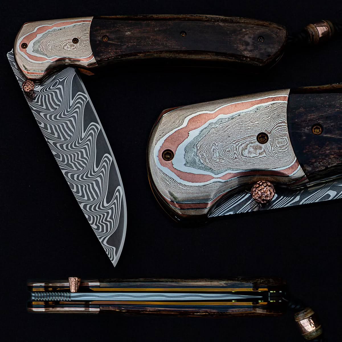 Four golden wedding rings from the customer's ancestors were at the beginning of this project. Than we made various types of Shakudō and Shibuichi for Mokume bolsters and four bead made of four different alloys.
Matching with ElmaxCore stainless damascus and mammoth ivory handles.
#herritage #ffelmaxcore #mammothivory #shakudo #shibuichi #oneofakind