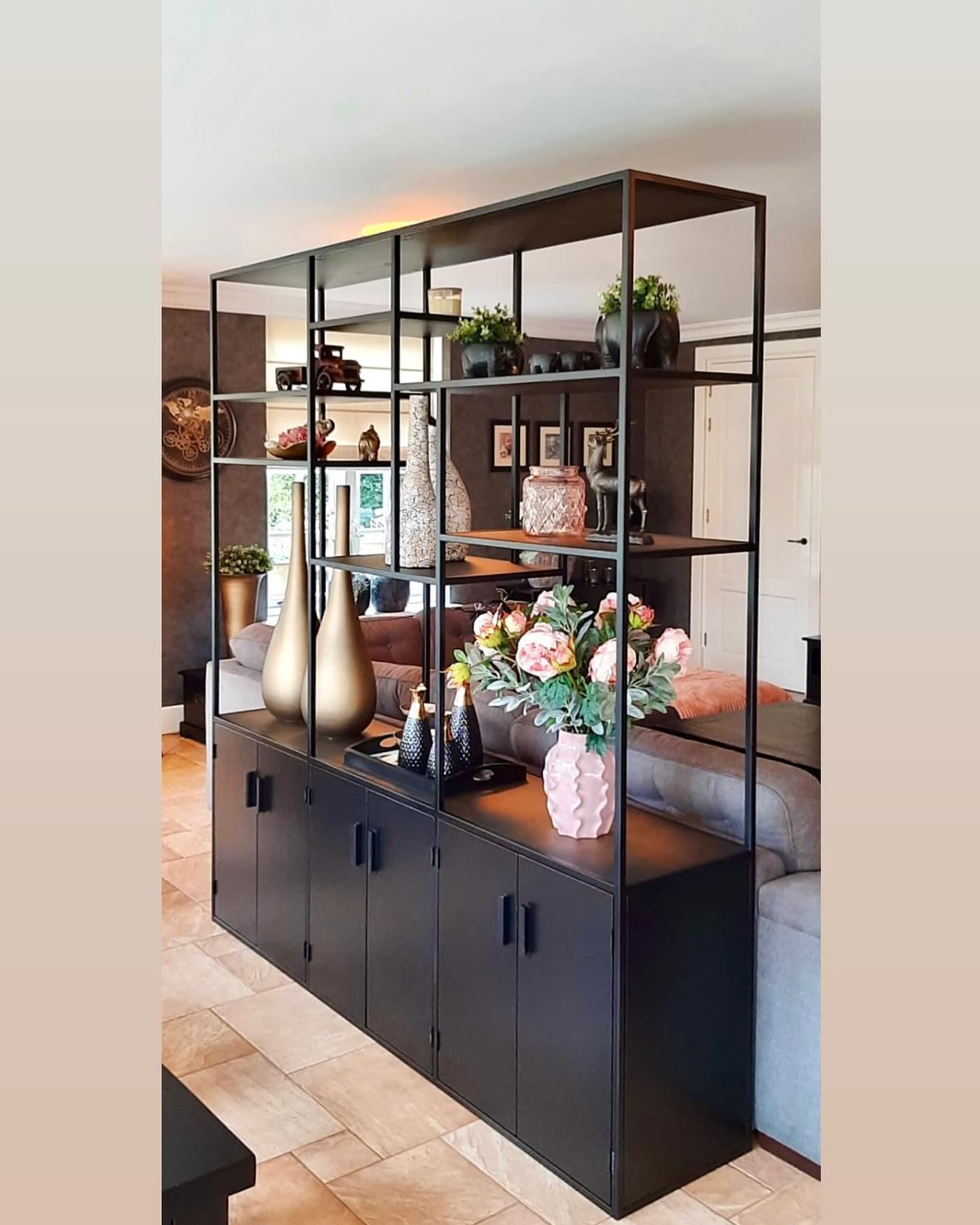Prachtige stalen Roomdevider kast!
Foto van #tevredenklant💫
#stalenkast #roomdevider #staalenhout #decor #decoration #woonkamerinspiratie #inrichting #ambacht #maatwerk #kast #vakwerk #eiken #wierden #wesselssteelworks