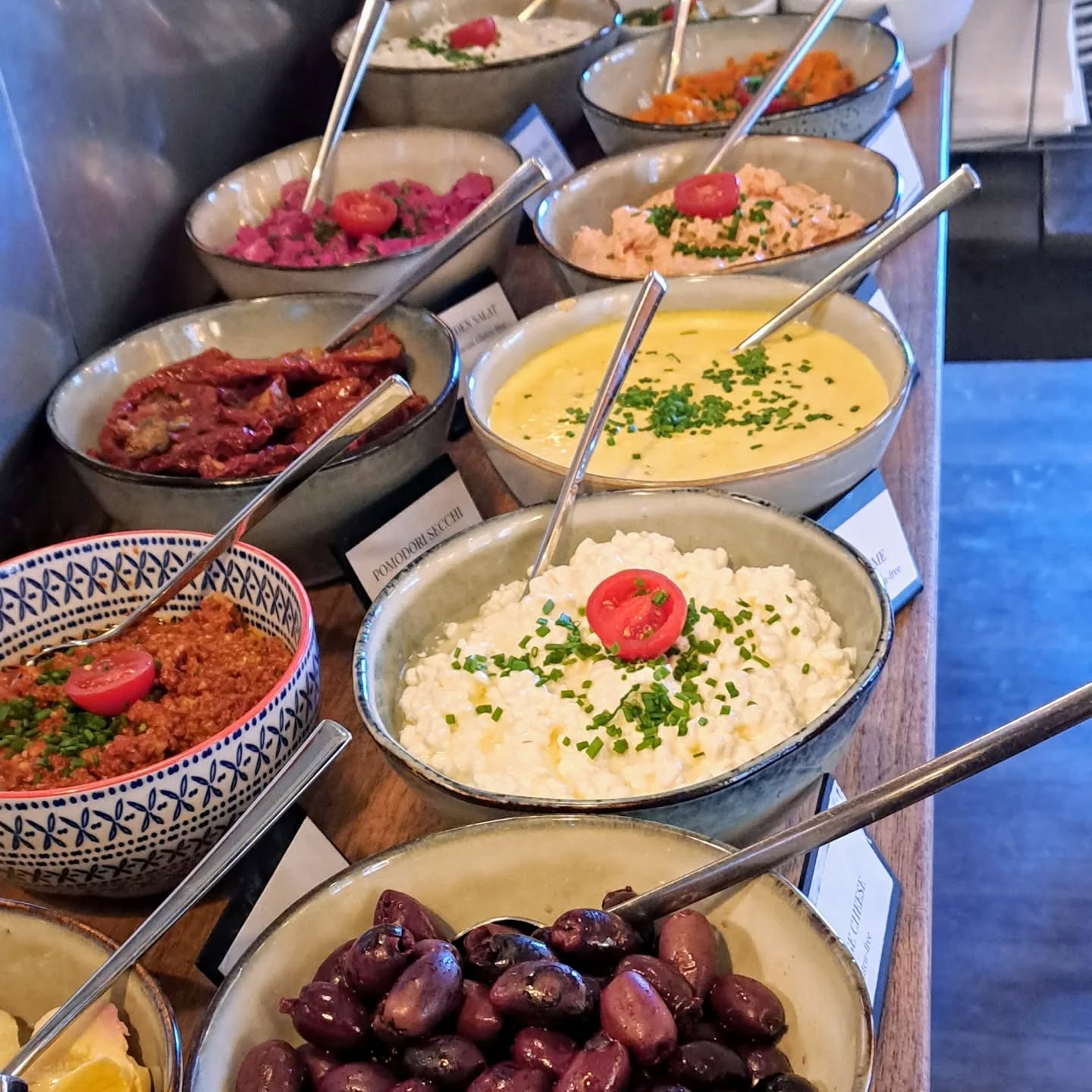 Wuchenend Brunch im Kafi fürDich
Immer Samstig und Sunntig vo 09 - 14.30 Uhr.
Und natürlich a de Fiirtäg wie Ostere und Uffahrt.
Reservier din Tisch uf www.fuerdich.ch/reservieren.
#coffee #käfele #coffeelover #kreis4 #brunch #kafifuerdich #fuerdich #espresso #visitzurich #coffeelovers #breakfast #barista #chreischeib #tea #myswitzerland #züri #käfele #instagood #coffeegram #foodporn #coffeeholic #gastrozürich #instacoffee #latteart #aussersihl #chocolate #specialtycoffee #cappuccino #photography #goodmorning