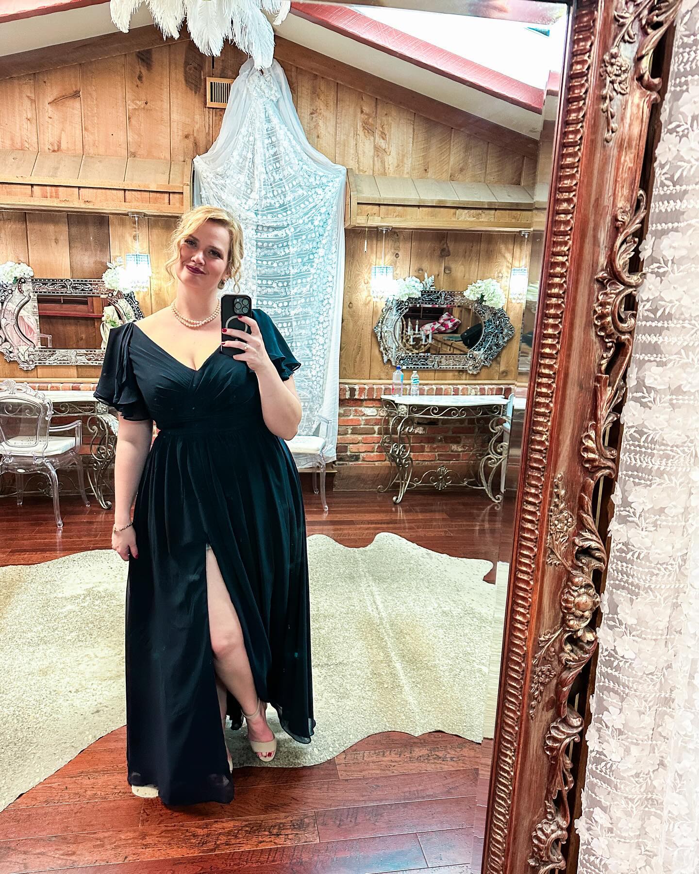 Quick mirror snap after @thehasty850 incredible wedding last weekend! So overjoyed I got to celebrate this day with them ❤️
On another note I am getting a nice stockpile of bridesmaid dresses.
#wedding #darlingmoments #postitandsmile