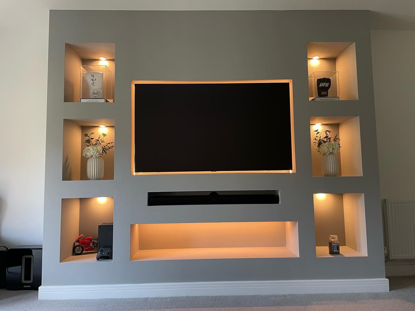 Media Wall 🙌 Really enjoyed making this. I think it looks absolutely incredible, great feature to any Home.
@hafeleuk loox lighting.
Thanks to @smoothsi1 for a top quality plastering job, this is why it looks so sharpe 👌
#mediawall #lighting #lightdesign #media #tv #lounge #mediawalls #mediawalldesign #xbox #skytv #looxlighting #led #design #interiordesign #interiors #featurewall #ashwoodkitchens