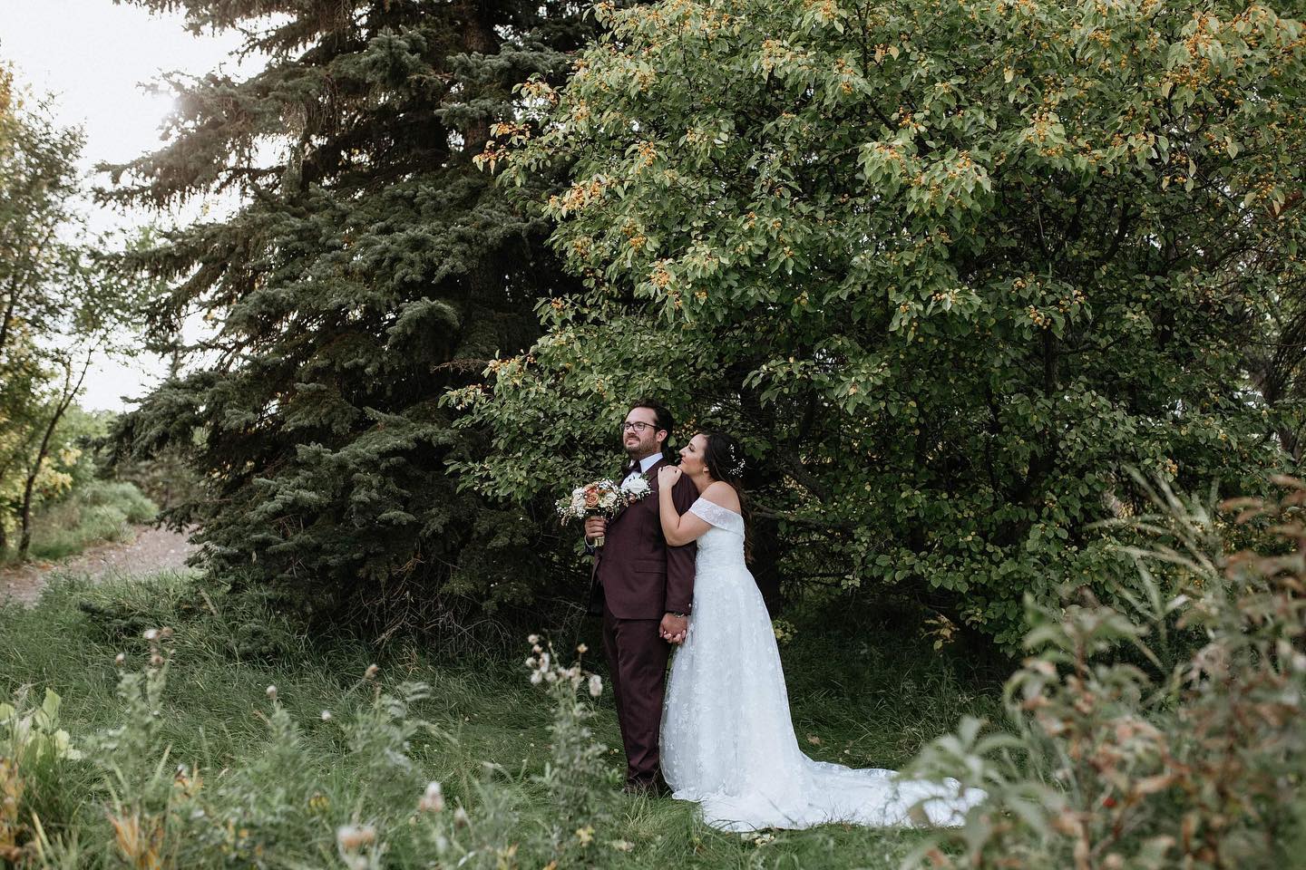 So…. We in like winter #4726173 now or what?? SO ready for warmer weather.
__
Dress: @thebridalboutique
Hair /MUA: @blushartistrymua
Groom Attire: @mdrn_measure
Florals: @flowersbymerle