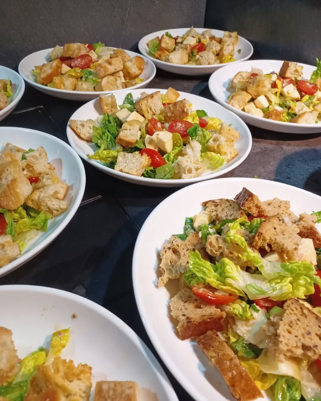 Winter season is almost over (although feels like summer is already here with the sunshine that has arrived!? ☀️)
A few snaps of some dishes on this years classic menu. I don't know about you.. but I LOVE panzanella salad. It's all about that delightful vinaigrette 🥰
#winter #skiseason #privatechef #chatel