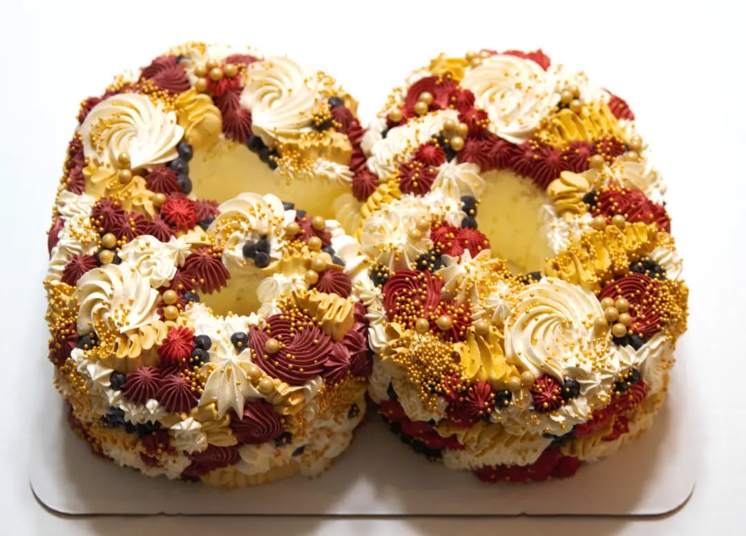 Happy 60th! š„³
Who doesn't love a number cake?! Shown here are two layers of vanilla cake with vanilla Swiss meringue buttercream filling and frosting with white, red, gold, and black piping. And, of course, some gold āØļø sprinkles!
Want a cake for your next birthday (60th or otherwise)? Visit our website or send us an email. Links to both are in our bio.
#stpaul #mn #saintpaul #mpls #minneapolis #twincities #baker #smallbaker #partycake #cake #minnstagram #customcake #birthdaycake #sprinkles #numbercake #customcakes #vanillacake