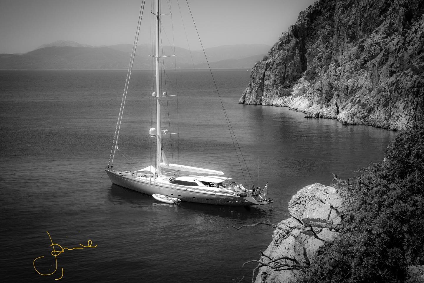 The beautiful Destination in a dreamy Greek backdrop. The season is upon us 😀 #superyacht #superyachtcharter #Greece #yachtcharter #luxurysuperyacht #luxurylifestyle #yachtlife #yachtinglife #superyachtlifestyle #superyachtlife #yachtworld #superyachtlife #blackandwhitephotography #artphotography #anchorage
