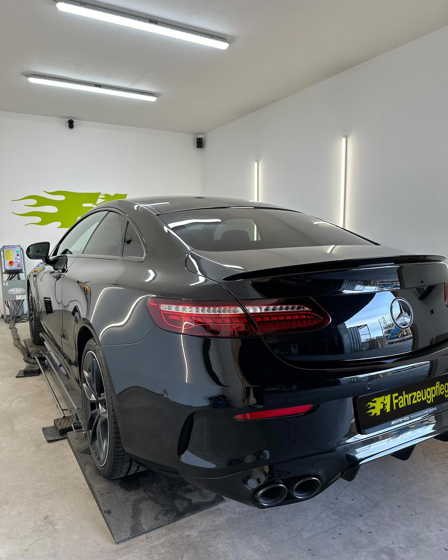 Mercedes-AMG E53 💥
✅ Alcantara Lenkrad Aufbereitung
✅ Einstufige Politur
✅ Keramikversiegelung
•
•
•
#e53 #e53amg #amg #mercedes #fahrzeugaufbereitung #fahrzeugpflege #f1_fahrzeugpflege #autopflege #keramikversiegelung #neustadt #nrü