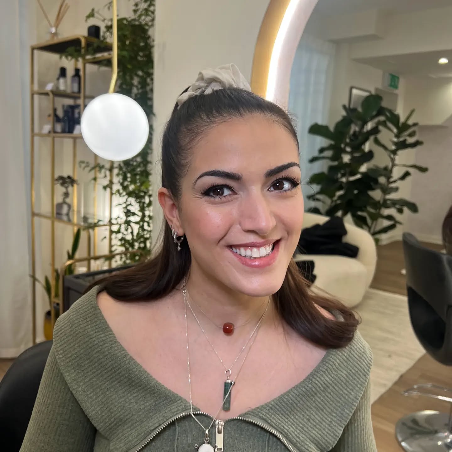 Had the chance to have my beautiful friend Alessandra as a model 🥰 The goal was to achieve a natural dewy skin and a soft glam eyes by adding also few individuals at the ends.