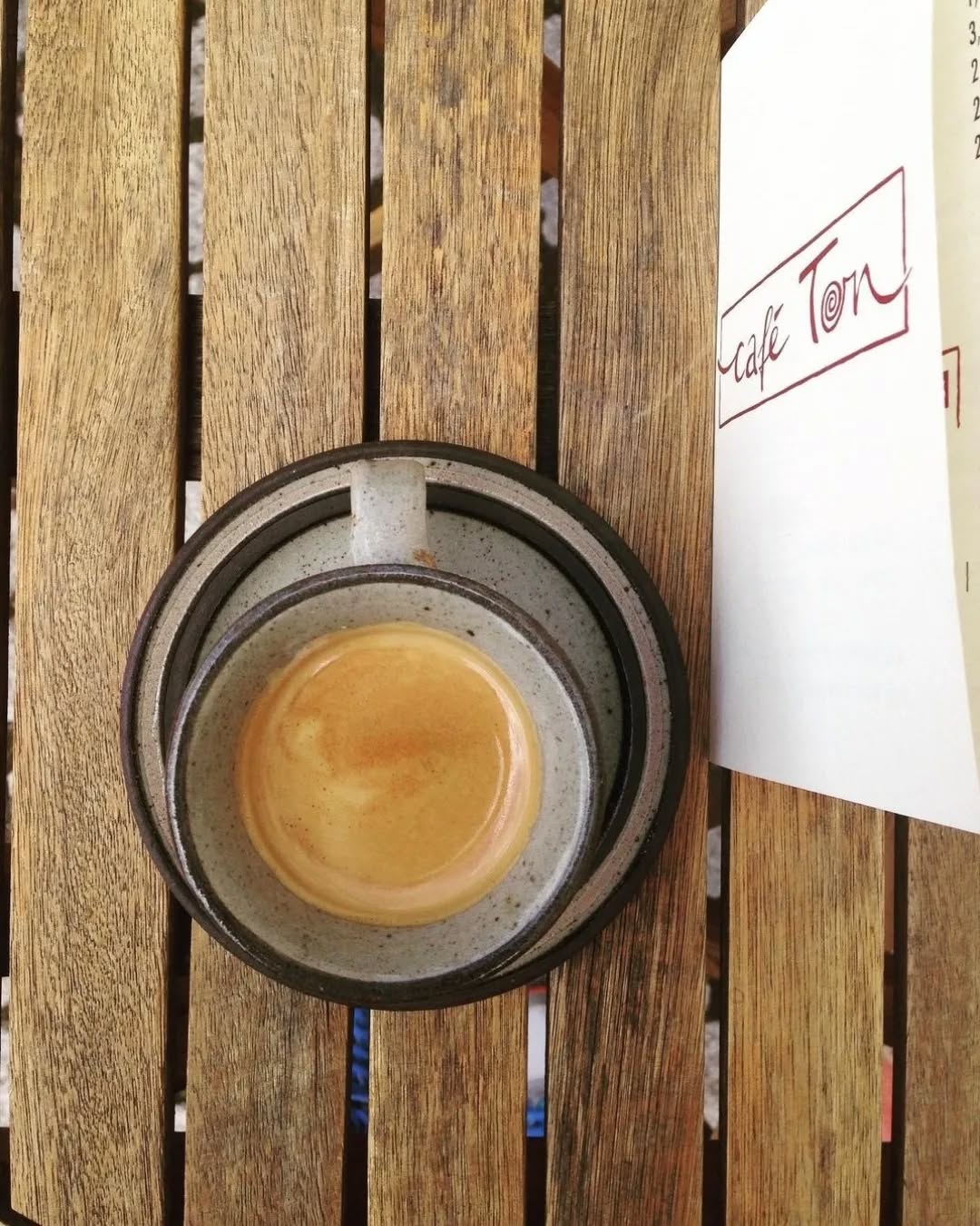 ☕ Ein guter Kaffee ... ein bischen Ruhe ... ein bischen gute Gesellschaft.
❤️ Schön ist das!
#caféton #fabrikschleichach #keramikwerkstatt
#kaffeeliebe #kaffee #barista
#kuchenliebe #kuchen