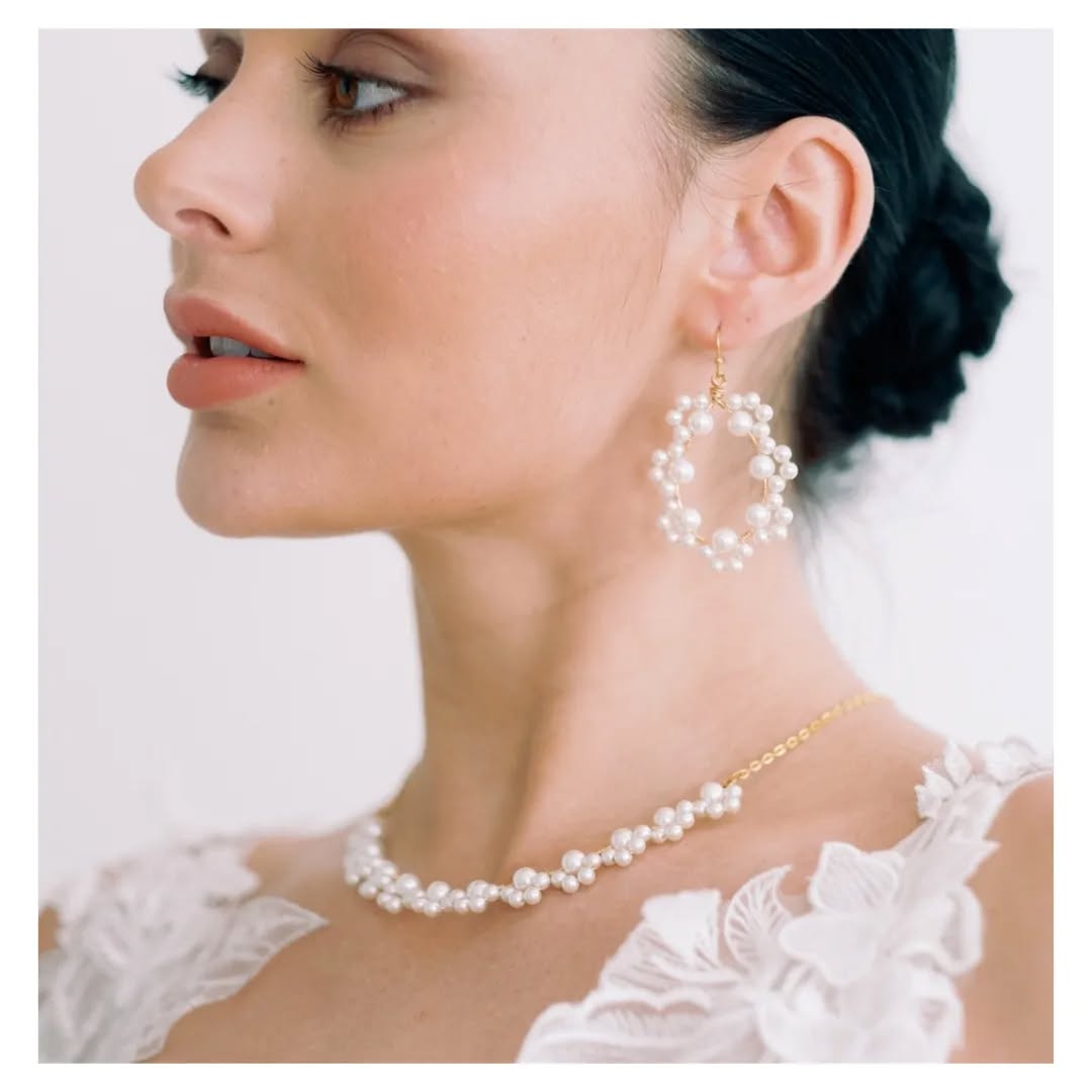 PEARLS & EARRINGS kind o' day ✨️
.
.
.
@emmapilkingtonphotography
@luna_bride
@sarahmortenmakeupartist
@hopeandflorastyle
@jadoremodelsagency
@bellabelleshoes
.
@rachelchaprunne
Photography @rosiewoodsphoto
Hmua @jodiemakeupuk
Dresses @cherish_bridal_northwich
Venue @flixton_house
@jasminetovey
Model @eleonoracan
.
.
.
#bridalearrings #weddingearrings #bridalaccessories #weddingaccessories #bridal #bridalstyle #bridalhair #weddinghair
#weddingstyle #weddingaccessory #hairaccessory
#earrings #pearlearrings #pearlbride #bridalaccessory #bridaljewelry #weddingjewelry #brideaccessories #bridejewelry #dropearrings #uniquejewelry #bridalinspo #bridalinspiration
#weddinginspo #bridetobe #bride #wedding #bridal #bridalinspo