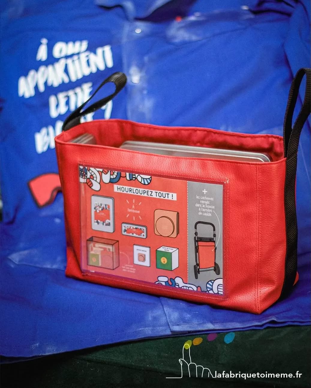 POST 3/3 : MODULE 3 ⏹️
🤩🧳DUBUFFET À LA (hour)LOUPE
Un outil de médiation NOMADE et SUR-MESURE pour les publics du champ social !
.
👉 Le défi ?
Faire découvrir la Tour aux figures, Jean Dubuffet et son cycle de l’Hourloupe aux enfants, adolescents, adultes, seniors ou familles en situation de précarité, de fragilité, ou éloignés de la culture (milieu associatif, centres socio-culturels, EHPAD…)
.
👉 Que contient ce chariot ?
Une dizaine d’activités ludiques et créatives !
🥼En guise d’introduction, une blouse à découvrir du bout des doigts
⚪️Module 1 / C’est qui Dubuffet ?
Pour découvrir l’artiste, sa vie, son oeuvre et fabriquer un badge (unique au monde) inspiré par l’univers de Dubuffet.
🔵Module 2 / C’est quoi cette tour ?
Pour tout savoir sur la Tour aux figures, jouer avec les sculptures monumentales de Dubuffet et tester un étonnant outil de dessin !
🔴Module 3 / Hourloupez tout !
Pour explorer le monde graphique et coloré de l’Hourloupe, se mettre en scène et se photographier instantanément…
.
🫶Un grand merci pour la confiance accordée par l’équipe de la Tour aux figures du Département des Hauts-de-Seine ! Nous avons particulièrement apprécié la collaboration fluide et joyeuse avec @florianhnry, médiateur et Anne-Laure Bourgau responsable du site.
.
🙌 Avec @emilieblabla_graphiste -pantographique, @ingezorn costumière tout terrain, @christelleloubriat médiatrice culturelle et sherpa.
Un réalisation sur mesure, avec des découpes laser des impressions 3D au Fablab @lab2r et l’aide précieuse de Bertrand Bachala expert patient du serre-joint !
#mallettepedagogique #mediationculturelle #musee #jeunepublic #museeenfamille #dubuffet #jeandubuffet #fondationdubuffet #artmoderne #pantographe #lafabriquetoimeme