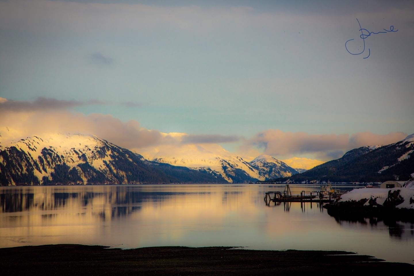 Summer is here so I’m thinking of cooler climes already! 😅 #alaska #landscapephotography #expeditionphotograhy #sunrise