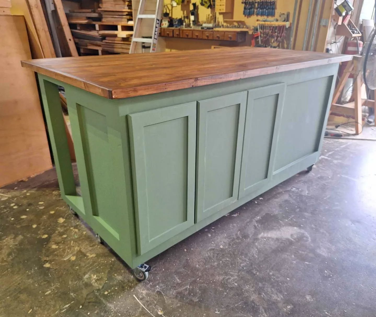 A gorgeous kitchen island we recently completed 😍
With custom bin inserts and a selected paint option. This island will be pushed up against their existing kitchen, blocking one compartment, so it was designed to have the doors opening into the seating space for extra storage 😄
Can anyone guess the name of the paint colour? Here's a hint! 🐸
#knotsandgrains #reclaimedwood #reusedwood #kitchenisland #customwork
