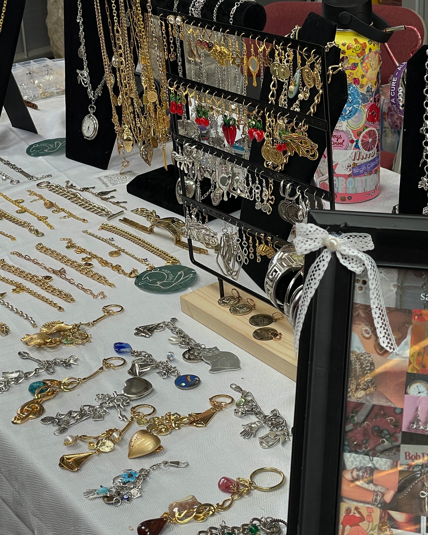 Thursday the 18th @ 1:30 in the arc ★ take exam break and treat yo self 💋