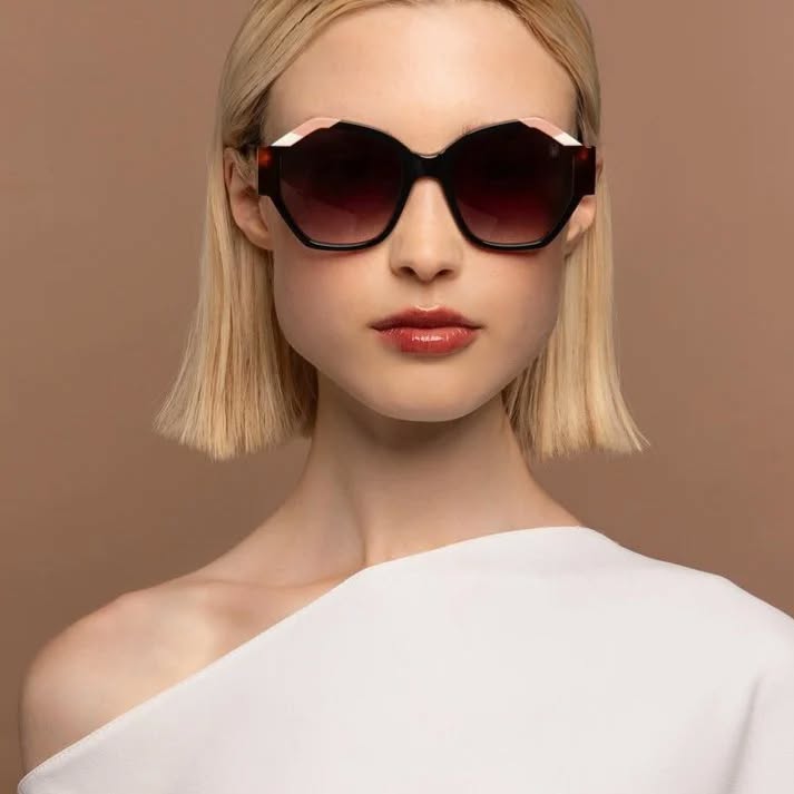 Mahila eyewear : 😎☀️☄
#sunglasses #summer #sunvibes #opticien #lunettesdesoleil #leslunettesdebenjamin #lunion #carrédespyrénées#handcrafted