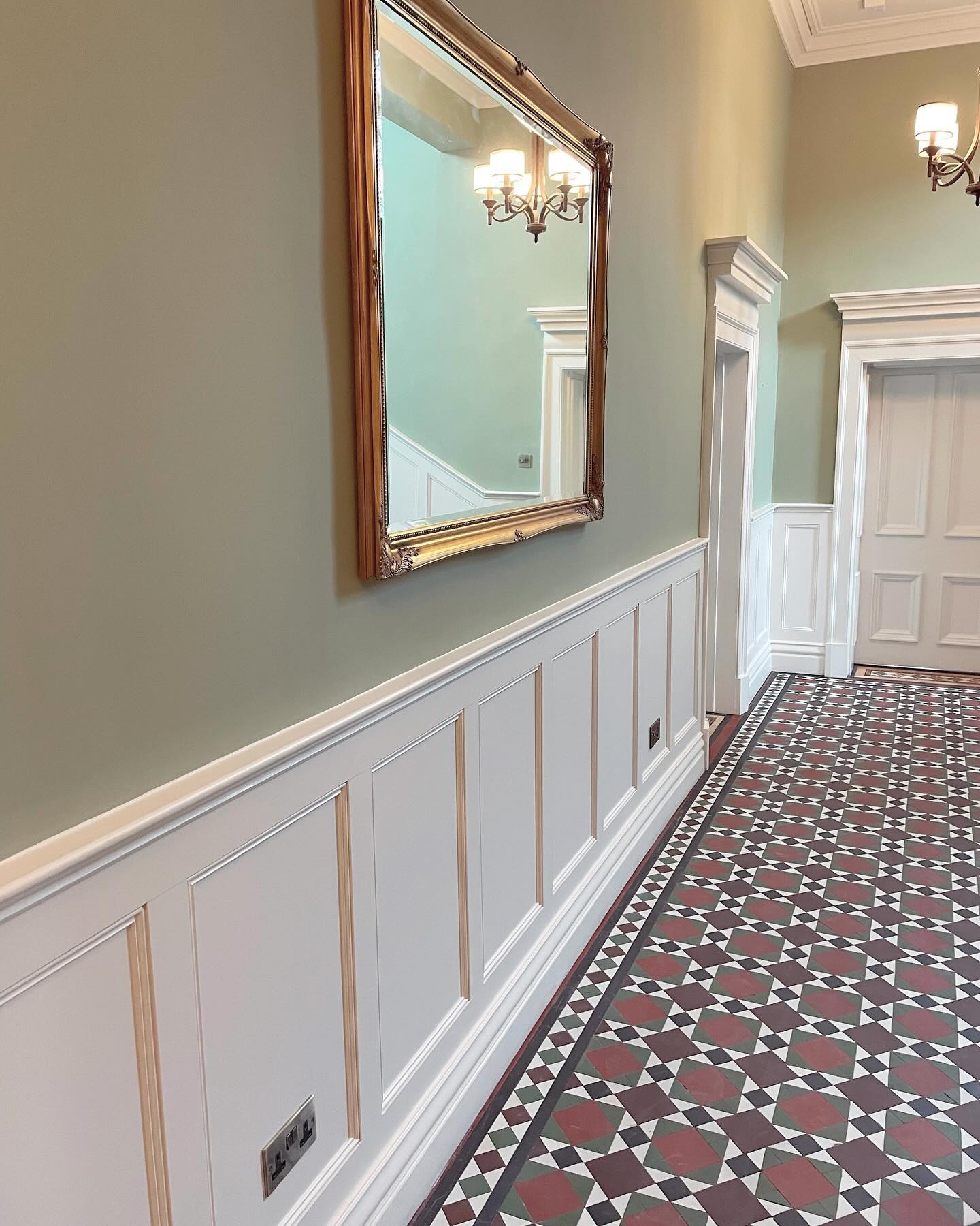 Hallway makeover with wall paneling.
#paintingcontractor #paintinganddecoratingservices