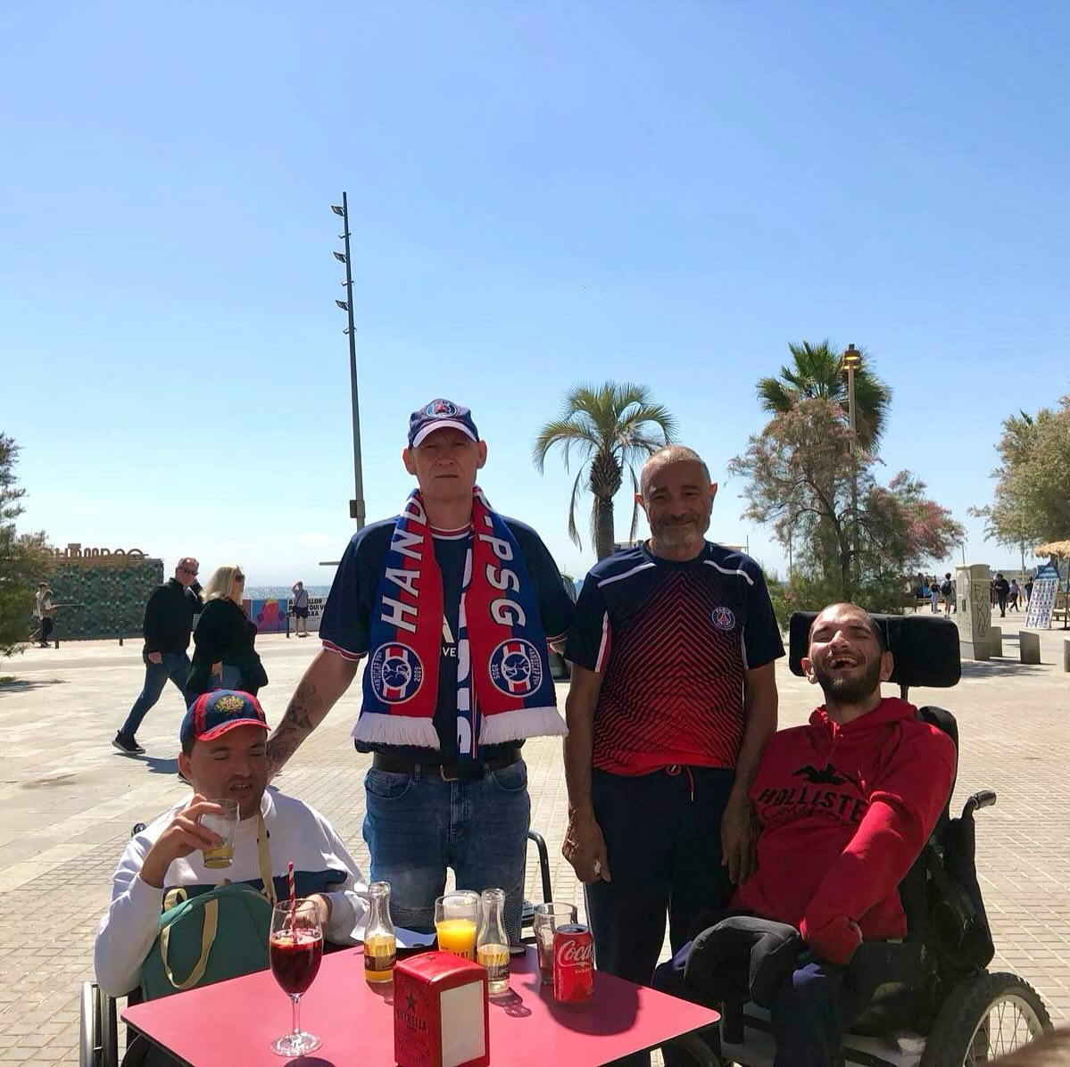 Déplacement à Barcelone (Espagne) pour soutenir notre club en 1/4 de finale de @championsleague 🔴🔵
Quelle belle qualification, pleine d’émotions et avec beaucoup de fierté ! Allez Paris
En route pour les 1/2 finale 💪
#psg #psgbarça #deplacement #parissg