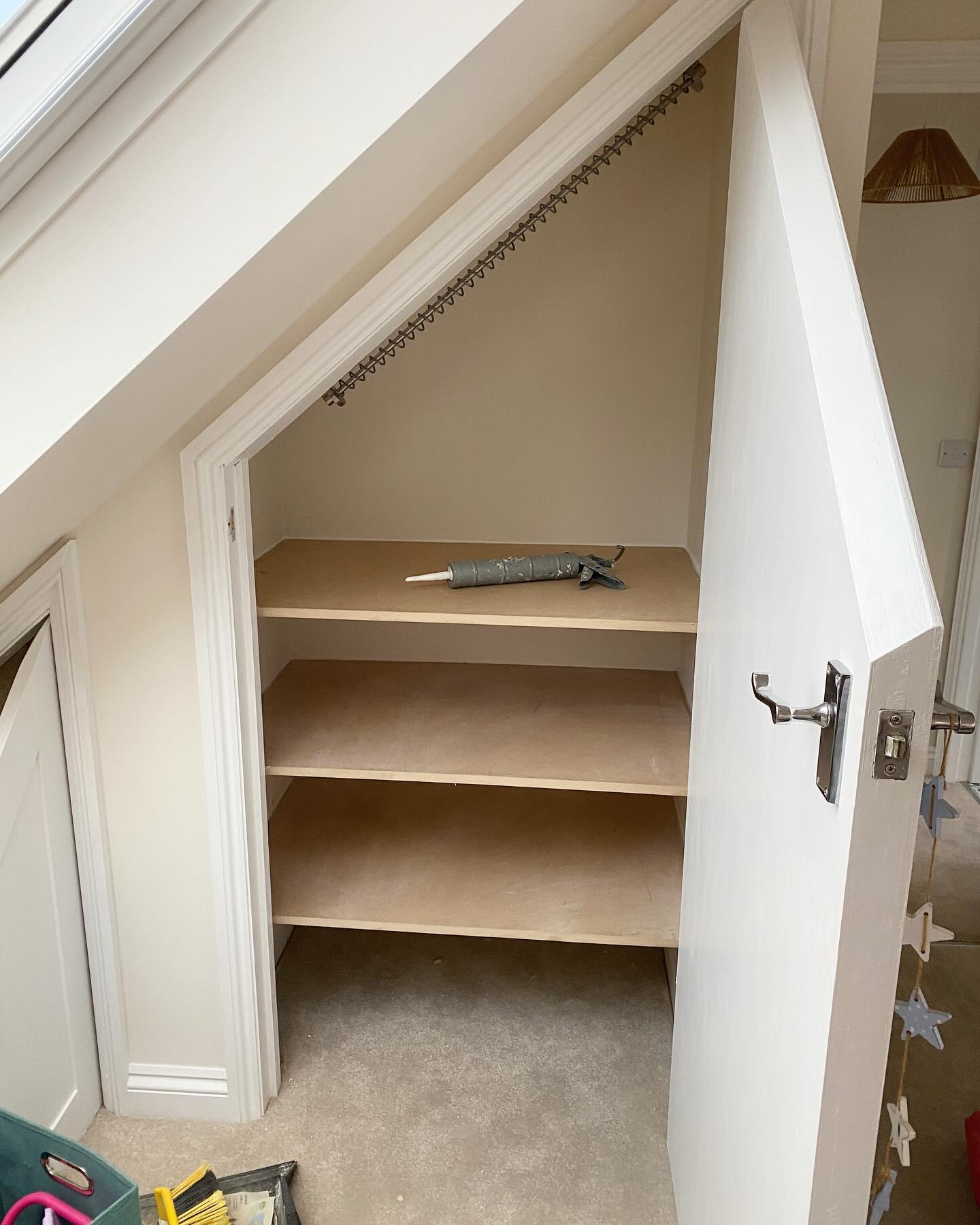 A customer in Hove recently had a new loft conversion with cupboard space she wanted to utilise.
I built a custom shelving rack and installed clothes rails.
#loftspace #loft #loftstorage #shelving #rail #racking #storage #hove #brighton #thehovehandyman #handymanhove #handymanbrighton #brightonhandyman #customstorage #customshelving
