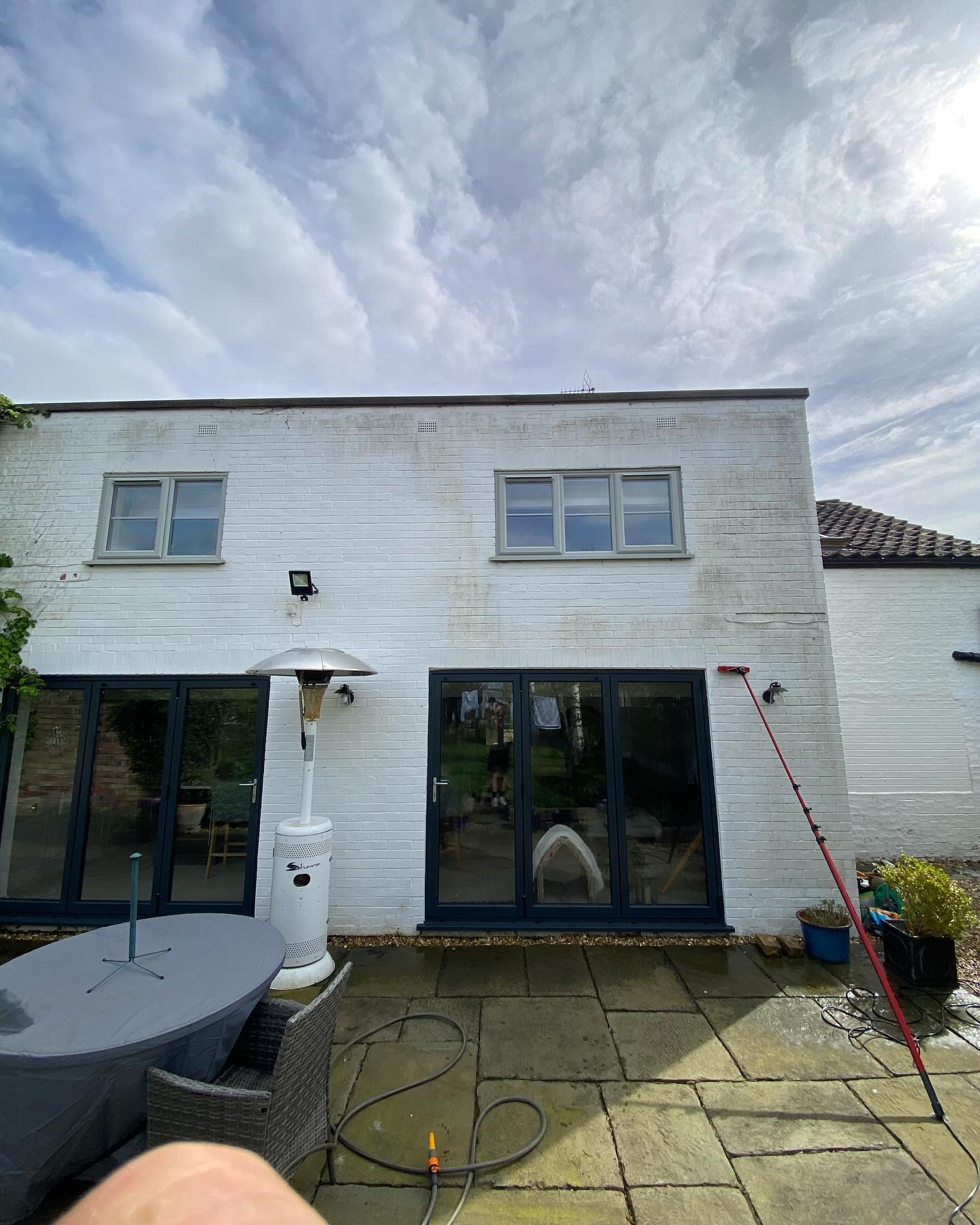 Customer was over the moon with the results 🤩
Softwashing this house saving the customer having to have it repainted 🙌🏼
