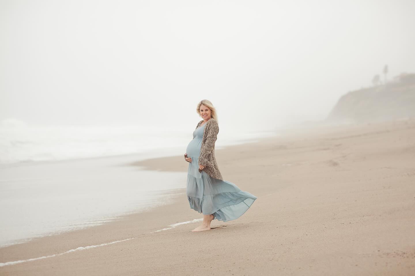 Caitlyn, 32wks » I flew out to California to spend some one-on-one time with my beautiful big sister before she welcomed her third baby into this world.✨ We frolicked and laughed and played along the wet sand on the coast in Malibu, swirling with misty rain, sea foam, turbulent waves and no one in sight! It was a magical, unforgettable experience of truly living in the moment. 🌧️🌊🙌🏼
··· Our Simply Series™ BUMP sessions capture your growing belly and the Goddess that you are! Chasing stunning light and authentic love, these sessions capture the magic of this special connection.···
#cassieleahphoto
