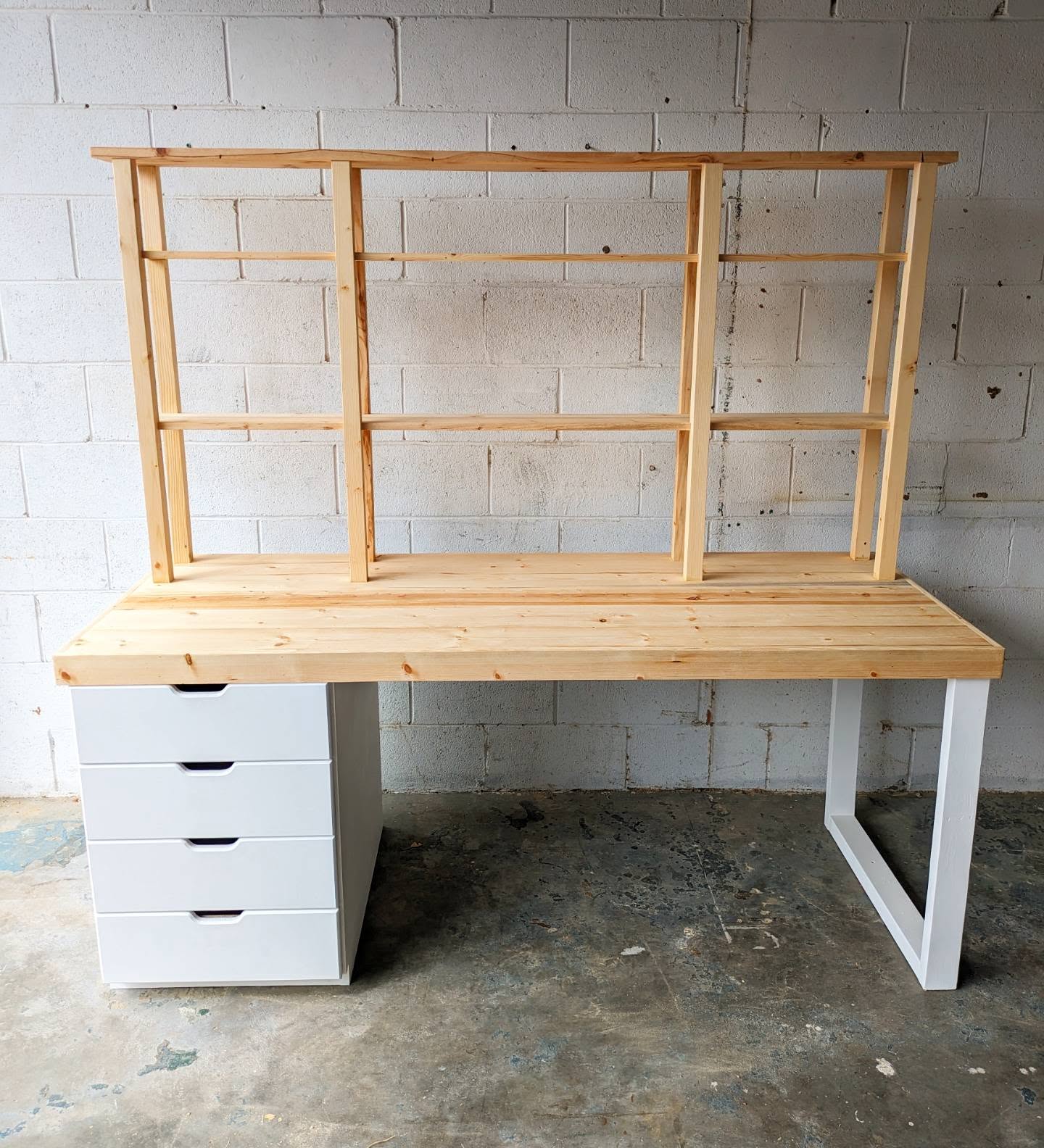 💫 F O R S A L E 💫
A very rare opportunity to buy a Knots and Grains piece straight from the workshop!
This desk is perfect for a home office or study space, with plenty of shelving for books and niknaks!
Made from reclaimed woods, the table top is finished with a boiled linseed oil and the base, a white semi-gloss paint. It measures at L:180cm, D: 70cm, H: 170cm/76cm.
All yours at a very discounted rate of $675.
Get in contact now to make this piece yours! 🌿❤️
#knotsandgrains #officedesk #studydesk #recyclwdwood #forsale