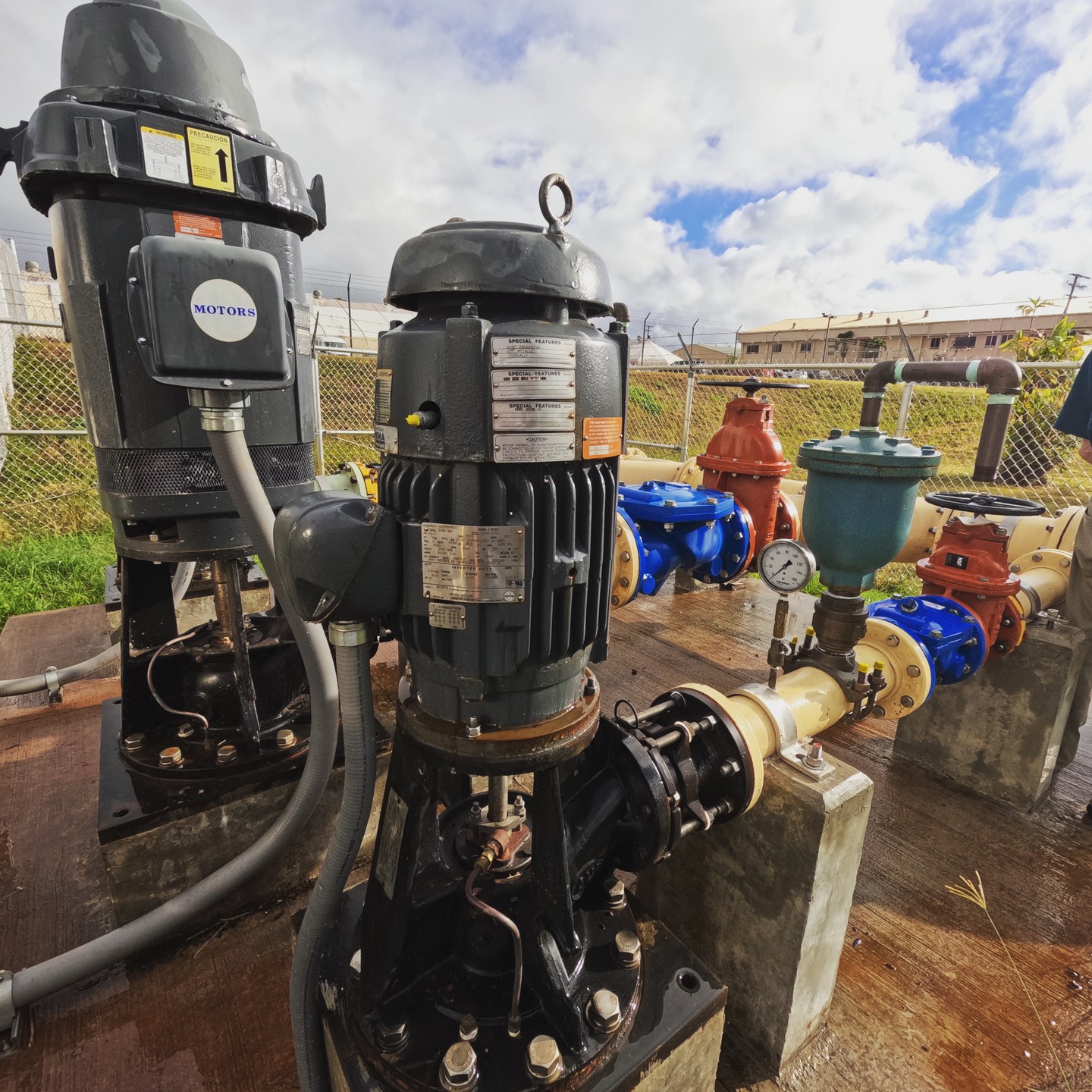 Shown are American Marsh manufactured Vertical Turbine pumps being powered by VFD’s.
These pumps are used for water distribution to a nearby golf course.
