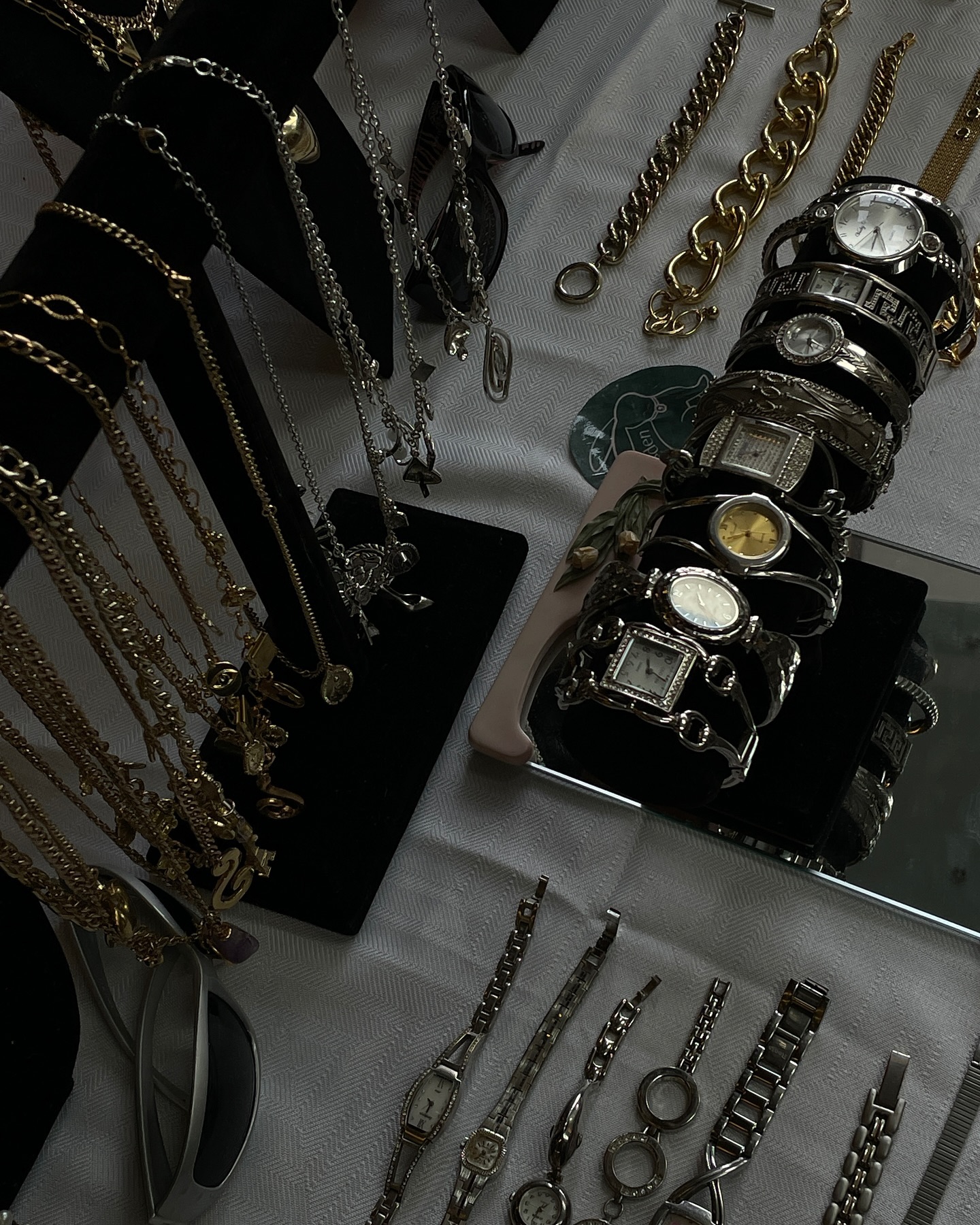 thank you everyone who came on Thursday even tho the weather was gross 💋💋My last sale this semester will be in the arc tomorrow at 1:30 🎀 come say hi