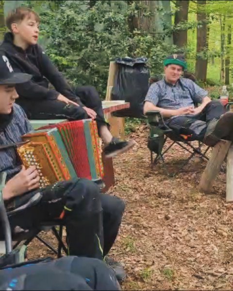 Am vergangene Wucheend hend s Blauring- und Jungwachtweekend statt gfunde. Es sind zwei spannendi, erlebnisrichi und lässigi Täg mit vielne motivierte Chinde gsi. 🤗 Au s Wetter het üs nöd im Stich loh und üs mit vielne Sunnestrahle a dem Wucheend begleitet.☀️
