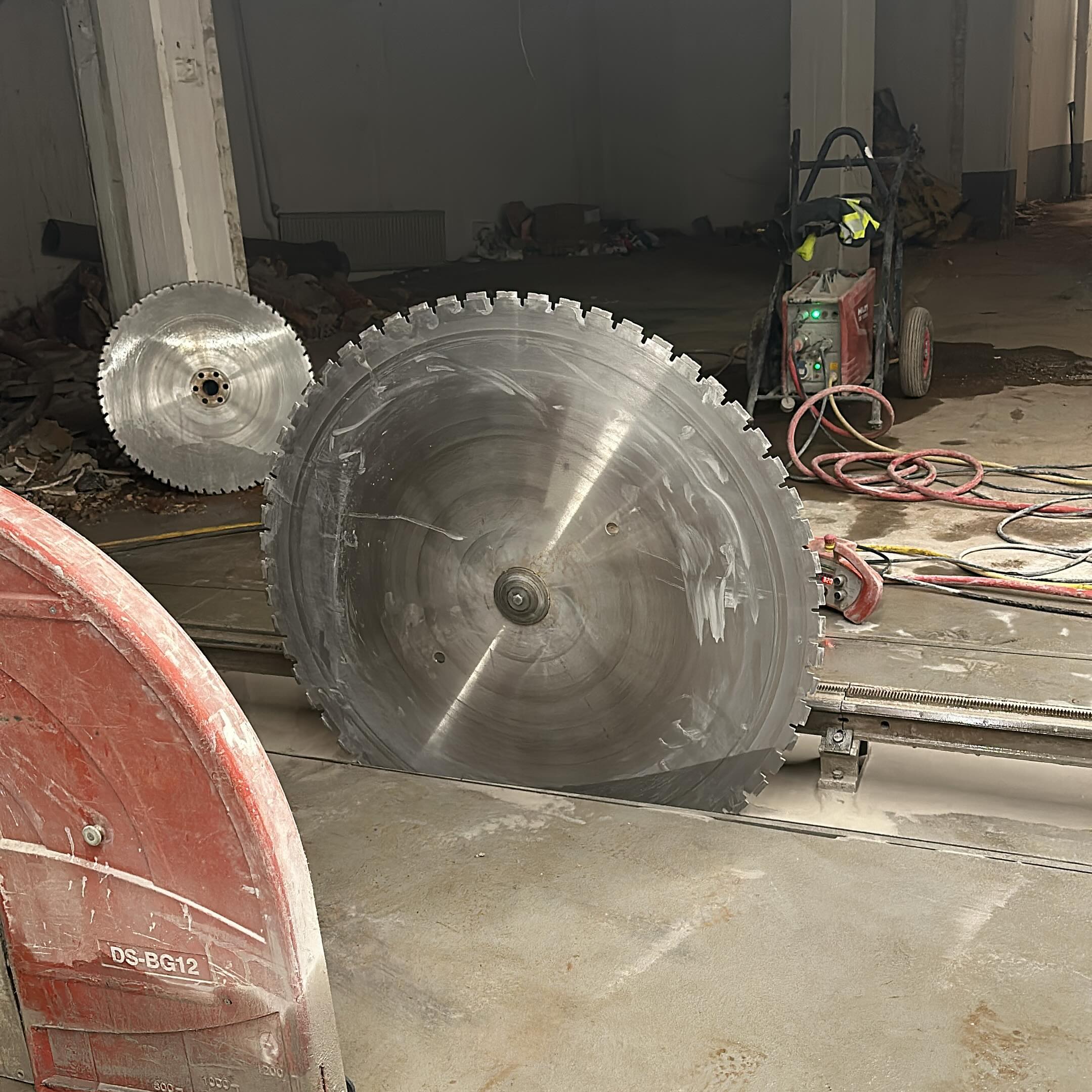 Fredag och sista snittet i gamla kran fundamentet 👍💪