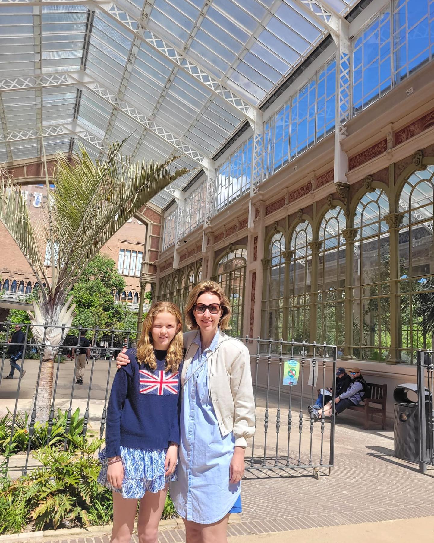 We zien de laatste jaren steeds meer ouder - kind tripjes. Hoe mooi is het om samen met je zoon of dochter een paar dagen quality time te hebben in Barcelona! 🥰