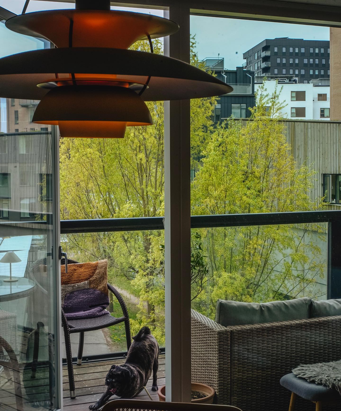 A slow, gloomy spring day when everything is extra soft and green is good for the soul ☁️🌿
#spring #copenhagen