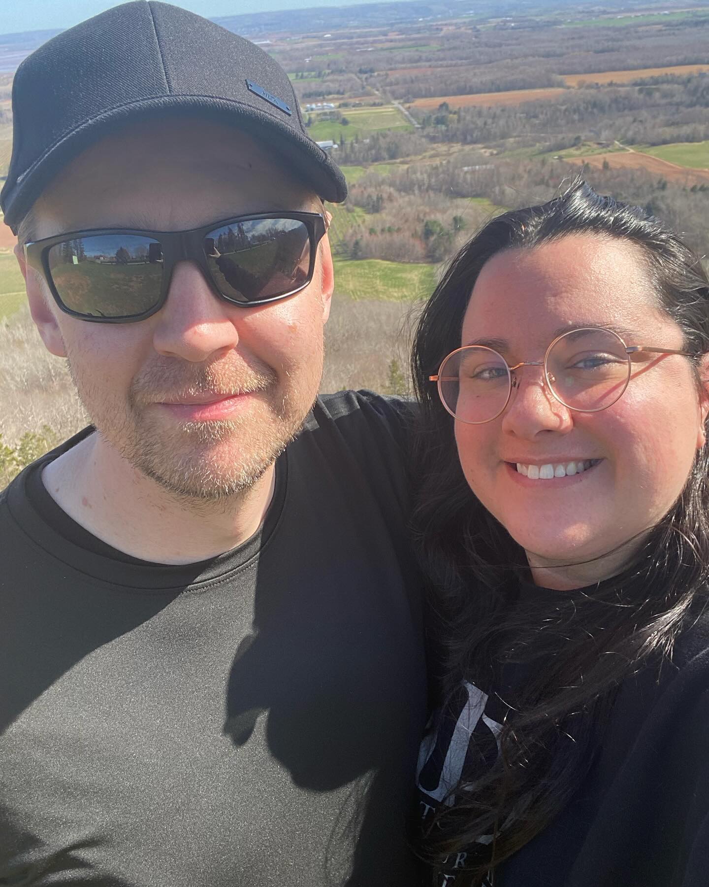 Valley Views 💕🌞🌷 #datenight and yes his pin says “Trust me I’m an engineer” he said that to me once in all earnestness while we were at the grocery store 😆
