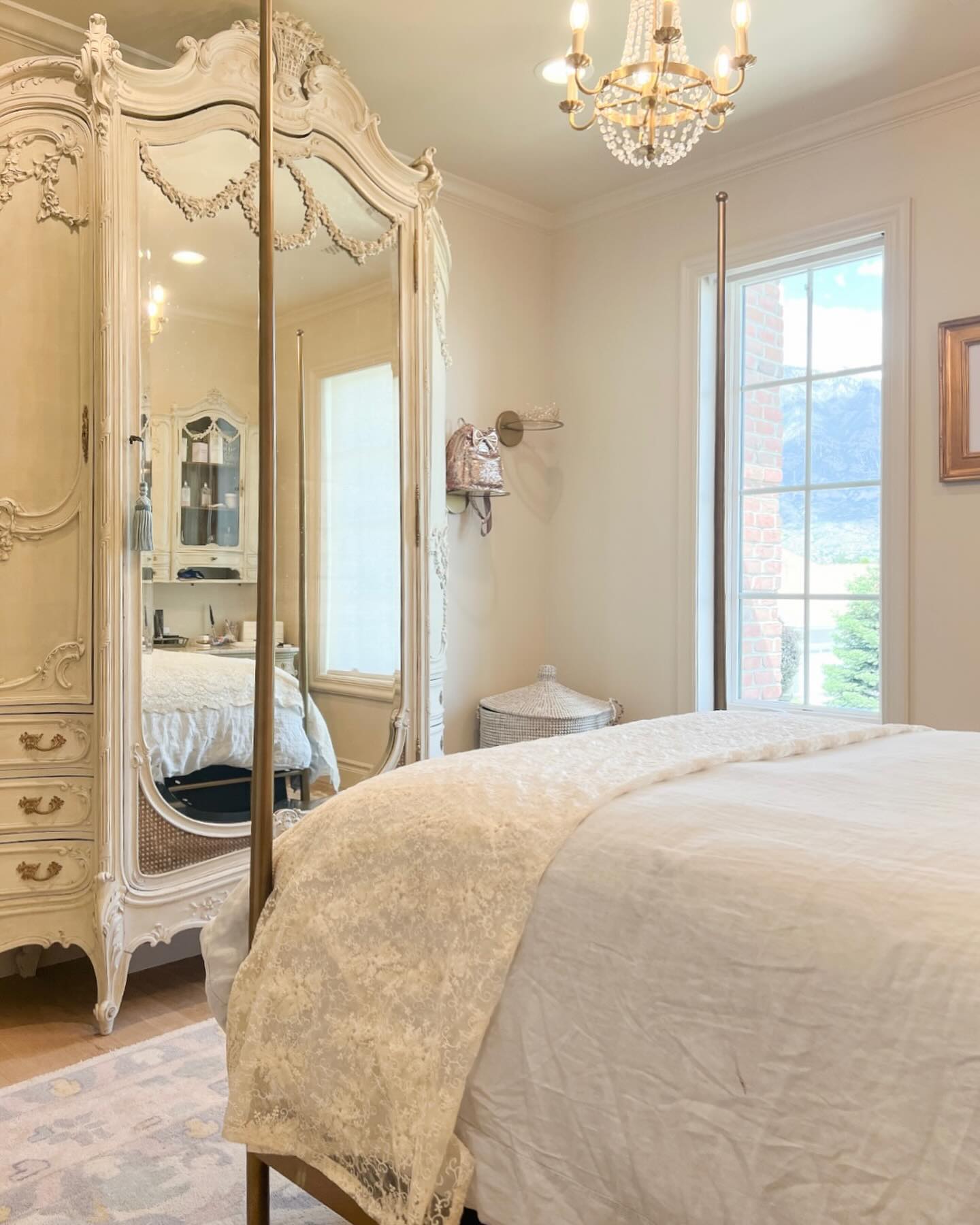 I’m finally getting a chance to showcase this incredible home. It was such an honor to work with these clients to bring their love of history, architecture and antiques into their home. This teen suite was inspired by Marie Antoinette and the incredible French design. Absolutely dreamy! #RenaissanceRemodel