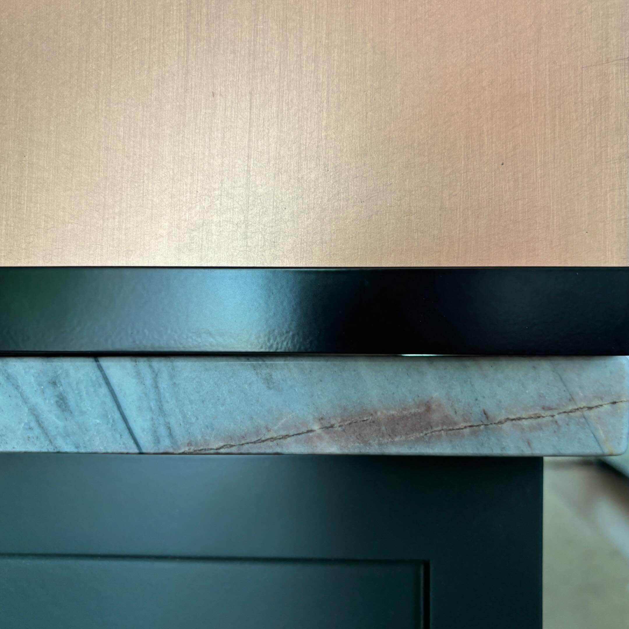 Details details details. The copper accents throughout this kitchen beautifully coordinate with the veins on our stone selection.
👷🏻♂️: @lvoakbuilders
📐: @cjm.architect
#interiordesign #interiordecor #homedecor #architecture #home #interiors #decorinspo #homedesign #homeinspiration #interiordecor
#customdesign #custombuild #dreamhome #luxuryhomes #architecturelovers #designbuild #housegoals #homeconstruction