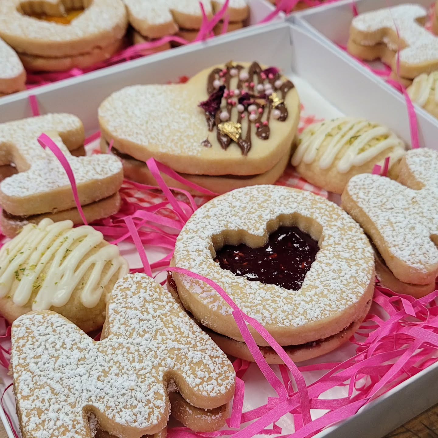 Mothers Day is right around the corner, and what a better way to celebrate than to get her favorite cookies! Come by to the Pleasanton and San Ramon Farmers Markets this Saturday, and the Livermore Farmers Market and Nordstrom in Walnut creek this sunday to get some limited specialized cookie platters!