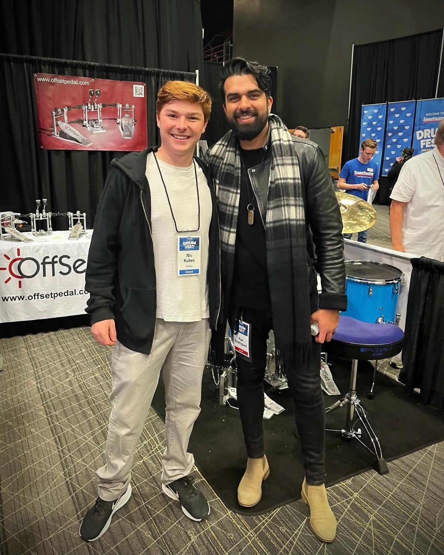 DRUMFEST!! Many old friends and even more new ones 👊🥁 Big thanks to @sweetwatersound & @offsetpedal for having me out to show this thing off!! @kazdrums @stanton_moore @mikemanginiofficial @coop3rdrumm3r @bfm22 @ericmoore_ii @insta_chops
•
@sweetwaterstudios @sabiancymbals @mapexdrums @evansdrumheads @promarksticks @humesandberg