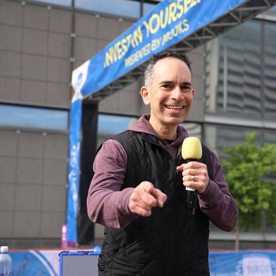 They listen to Warren Buffet’s wisdom on Saturday, then hear from me at the Invest in Yourself 5K presented by @brooksrunning on Sunday. Quite a tag team!
Participants from Argentina to Yemen and everywhere in between. It all goes down in Omaha, as part of the Berkshire Hathaway annual shareholders meeting.
Thanks to team at @dmsesports
📸 @katiesharpeimages.2020
#investinyourself5k #investinyourself #runhappy #5k #running