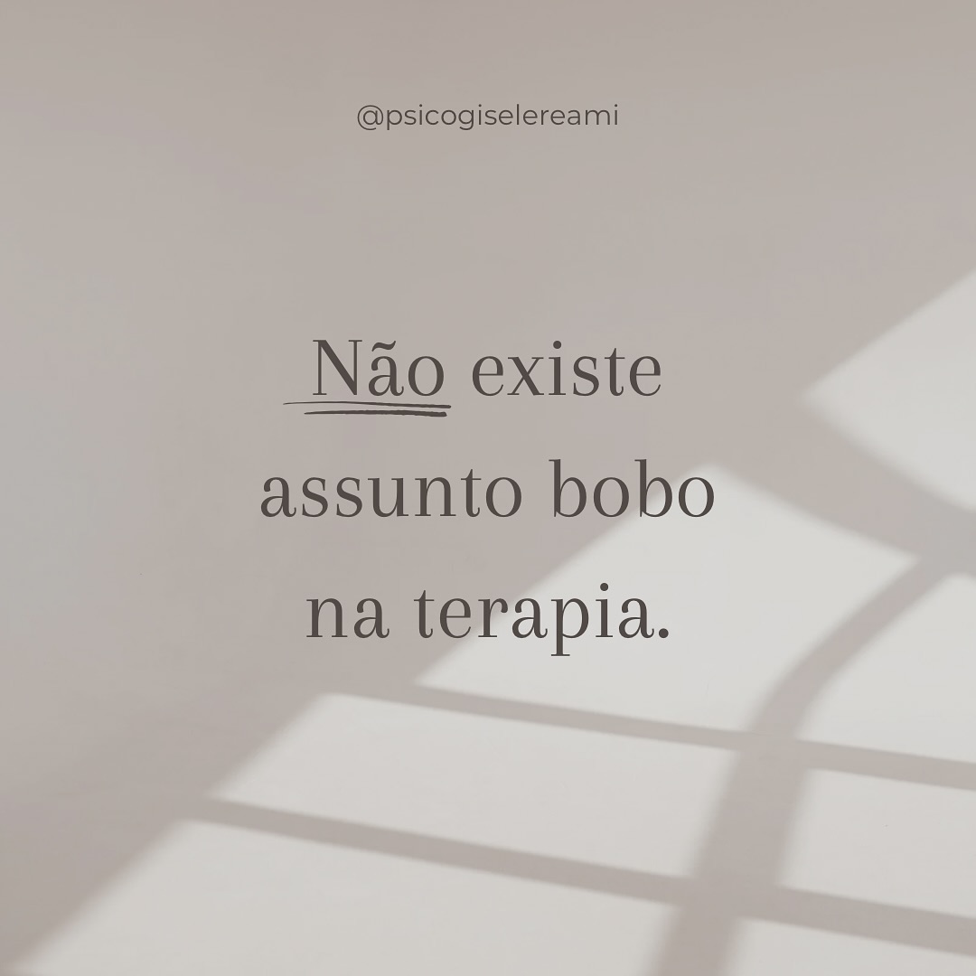 Aqui, todas as preocupações e sentimentos são respeitados e considerados importantes, independentemente de como podem parecer para os outros.
Porque, no fim das contas, o que realmente importa é como 👉🏻VOCÊ👈🏻 se sente em relação a isso!
Às vezes, aquelas questões que parecem insignificantes à primeira vista podem se revelar como portas de entrada para questões mais profundas e complexas que ficam guardadas no nosso inconsciente (obrigada Freud por essa descoberta 😆).
É incrível como algo que parece “bobo” pode conter tanto significado. Você já tinha pensado nisso?
Aqui, nada é descartado como irrelevante, pois tudo pode contribuir para uma compreensão mais completa de você e de suas necessidades… Então, vamos explorar juntos, com cuidado e respeito, cada preocupação que você traz para a sessão. Porque cada uma delas importa 💛
#psi #psicologiaclinica #psicanalise #psicologiaonline #terapiaonline