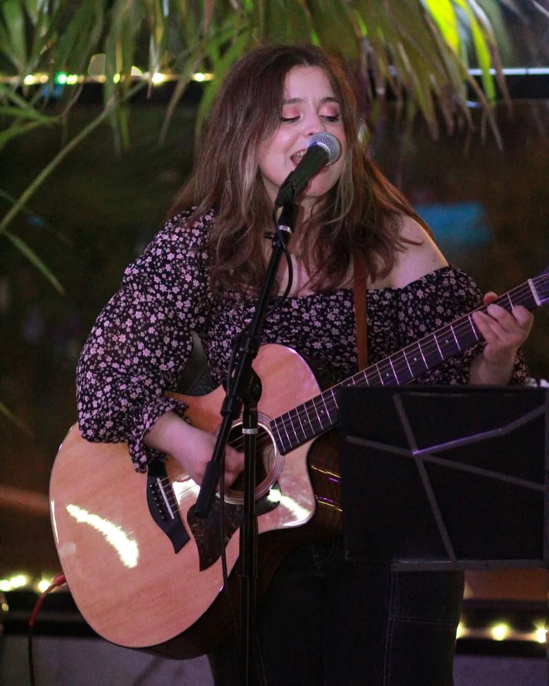 Last night was so much fun! Thank you to all my wonderful friends who showed up to support me and especially @eli_elphotography for taking these beautiful pictures of me! Thanks to @902brewing for having me back at the brewery! I haven't been so active playing around for the past year because of school, but I am back at it! 🎤