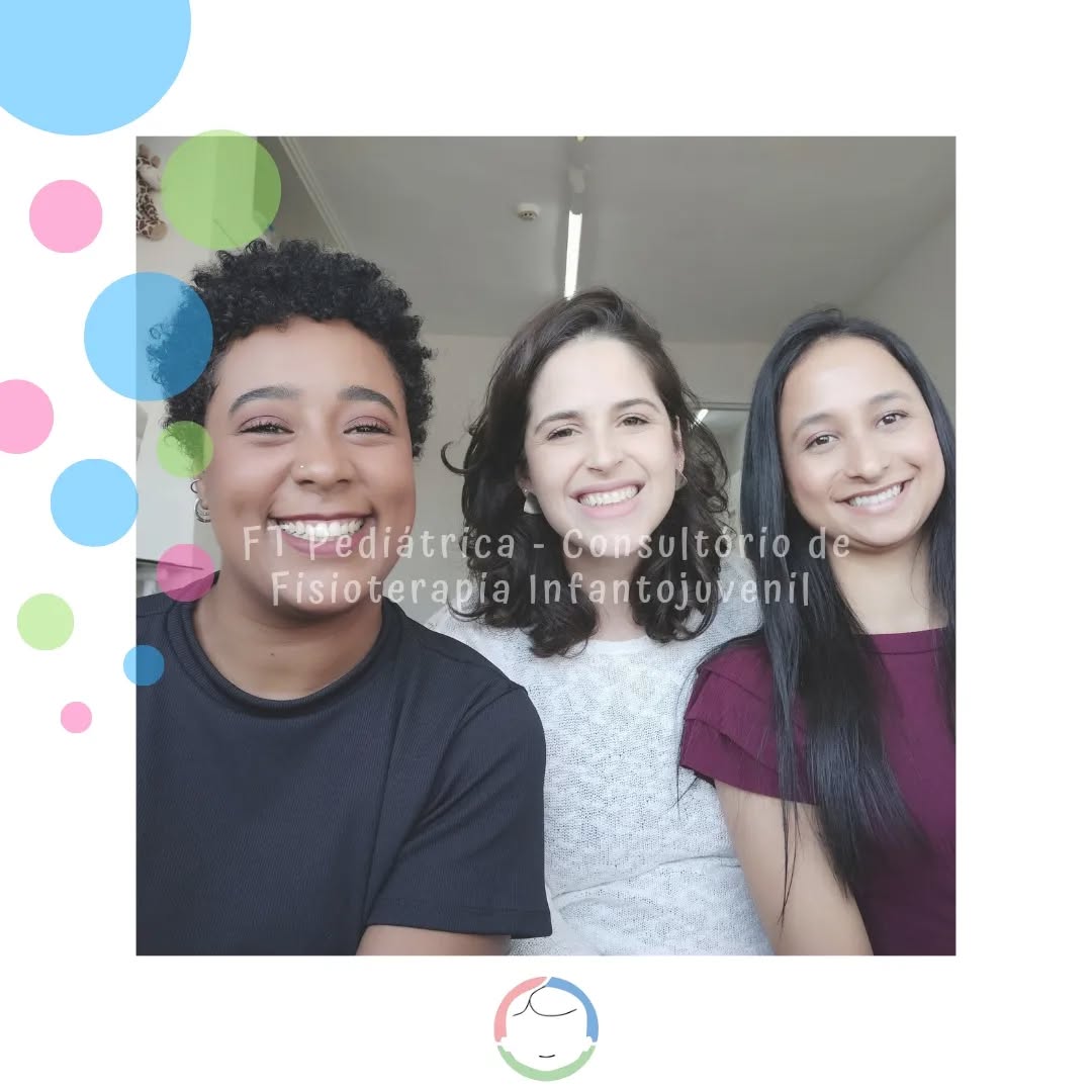 Nesse mês de maio o consultório comemora 13 anos de existência. Muita dedicação, entrega... Tudo construído com muito amor, respeito e muiittooooo estudo!!
Esse ano a comemoração será diferente. Chegou a hora de eu (tia Tha) me afastar para cuidar de mim, minha família e do bebê que vai chegar 💙. Saio com o coração apertado, mas também com o coração tranquilo de que o consultório e todas as famílias estarão em excelentes mãos! Não tem pessoa melhor que a tia Má @martha_bbeatriz para assumir tudo isso! De uma competência excelente... Carinhosa e atenta a cada um que por aqui passou... E apresento a vocês a tia Nati @natalia_estefani08 nossa menina esperta, dedicada, estudiosa...
Eu sigo de casa... Nos bastidores! E logo estarei de volta!
Gratidão a todas as famílias que com muito carinho e cuidado me apoiaram e incentivaram nessa decisão... Gratidão por toda confiança 💞
Grande beijo
Tia Tha❤️