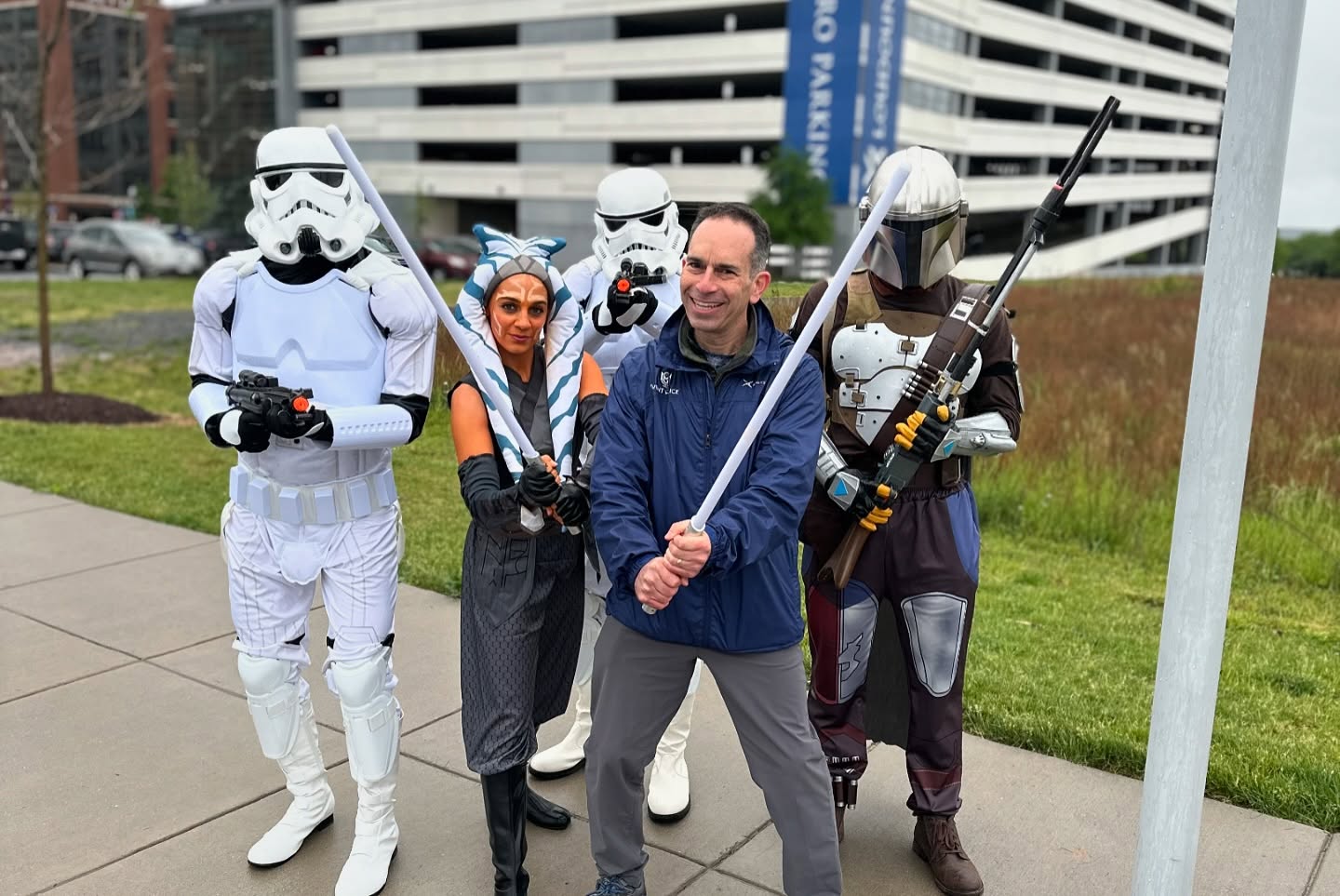Yes, I’m working. And, yes, I’m having fun. The force was strong at #runthegreenway where over 2,000 runners raised more than $230K for local non profits on May the 4th!
#running #run #loudoun #5k #10k #starwars
📸 @swimbikerunphoto