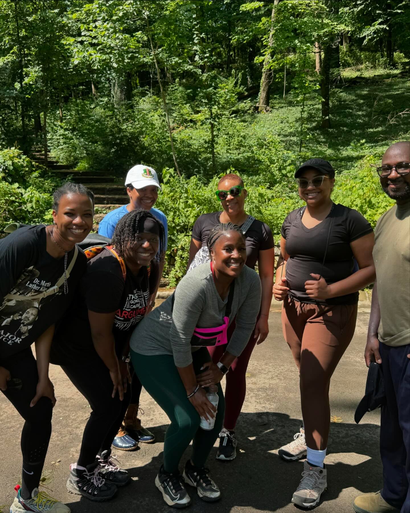 We had a great time on our therapist hike today! Plenty of beautiful scenery and good conversation. The stairs tried to take us out lol but we made it through! Thanks to everyone that came out! We’re thinking about running this one back soon👀!
Tag a black therapist you know who wants to connect.
😎☀️