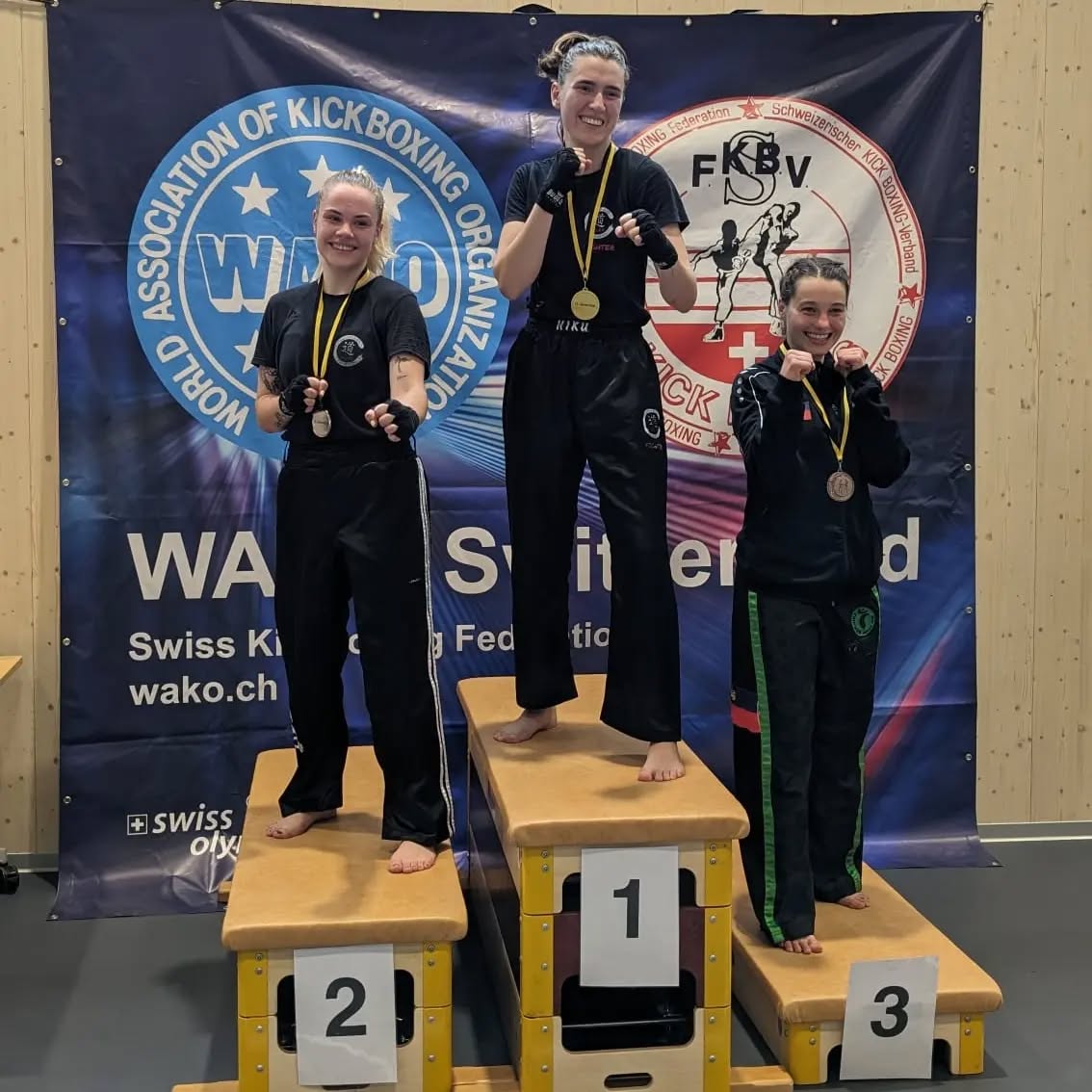 Eifach unglaublich euchi Top Leischtig wow wow wow 💯💪🏾🔥 mached wiiter so 🤩 sind stolz uf euch 🥰
Marija 2x Gold
Lisa Silber
Noa Silber
Dominik Bronze