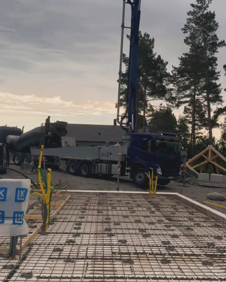 @ekmanbetong bjöd på fingjutning i Sörmland ☀️
#tyresobetong
#concrete
#concreteflatwork
#gjuta