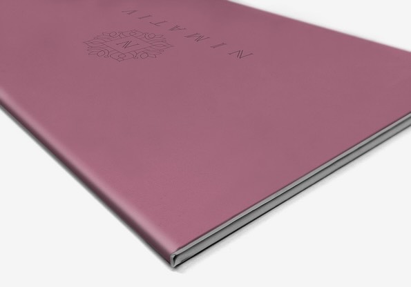 POUR LES RESTAURATEURS
Carte menu à couverture rigide pour les restaurants 🍰🍔🥩🥂🍸
Vous tenez un restaurant, un bar ou une brasserie ?
Optez pour une carte menu haute qualité à personnaliser facilement à l’image de votre établissement.
Le menu couverture rigide est un support haut de gamme qui saura durer dans le temps et faire face au passage quotidien de mains en mains de votre clientèle. Disponible au format simple, 2 ou 3 volets, vous pourrez choisir parmi 9 gabarits entre 10 x 22 cm et 21 x 42 cm en fonction du nombre de plats et boissons que vous proposez.
www.arcamac.fr
#cartemenus #restaurants #restaurateur #imprimeur #imprimerie #cartedemenus #carterestaurant #cartesrestaurants